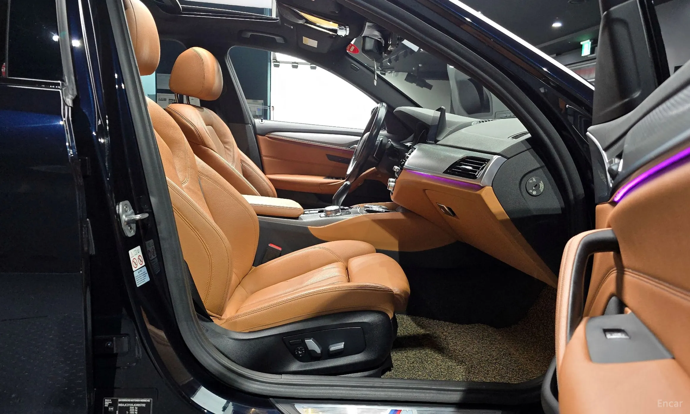 BMW 5 Series (G30) превью 11