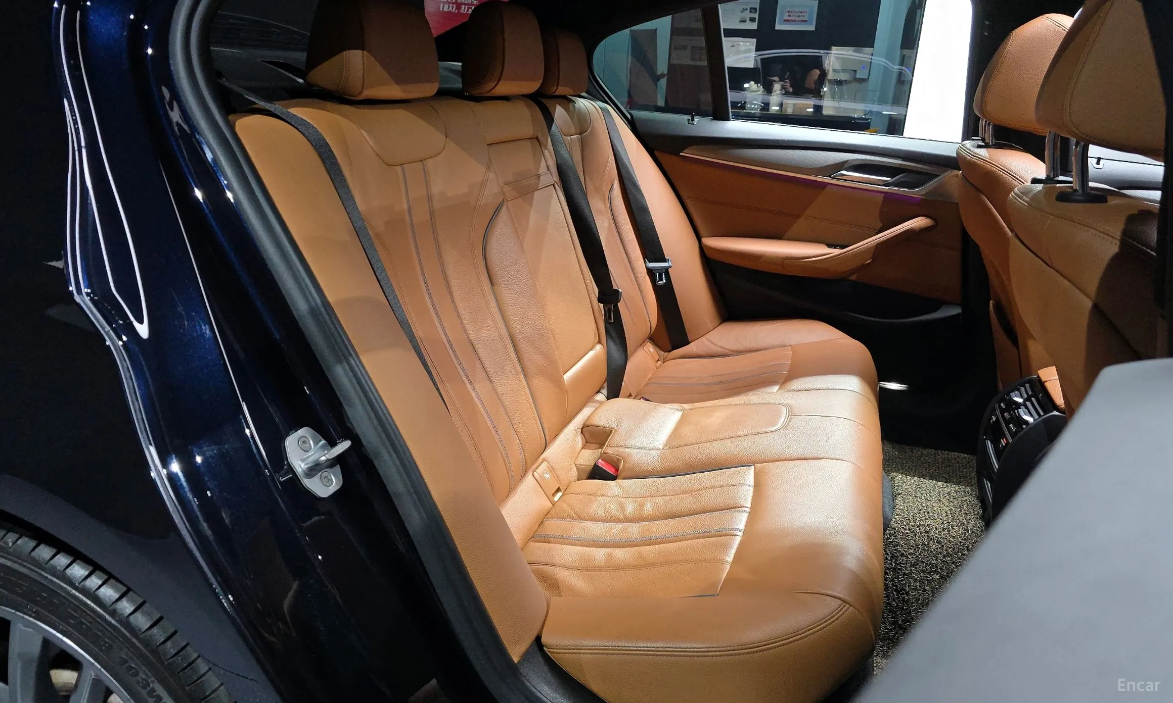 BMW 5 Series (G30) превью 12
