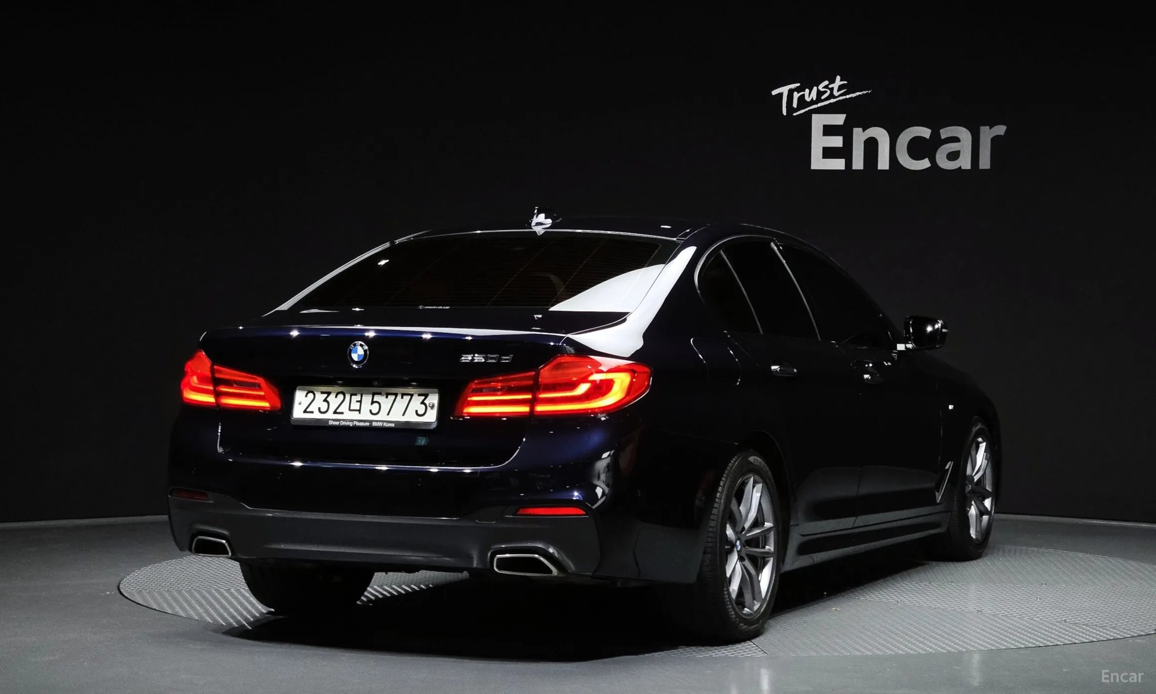 BMW 5 Series (G30) превью 2
