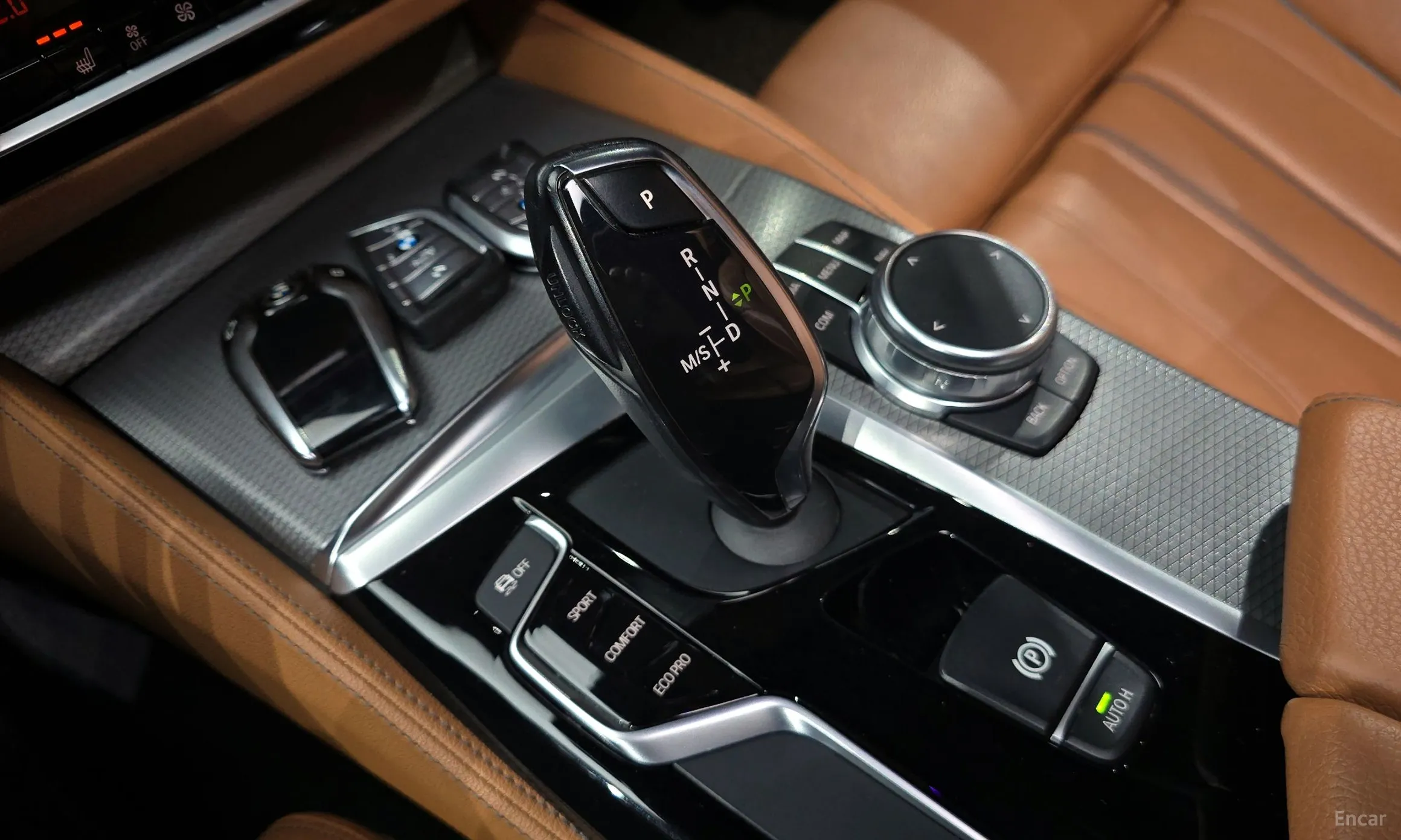 BMW 5 Series (G30) превью 9