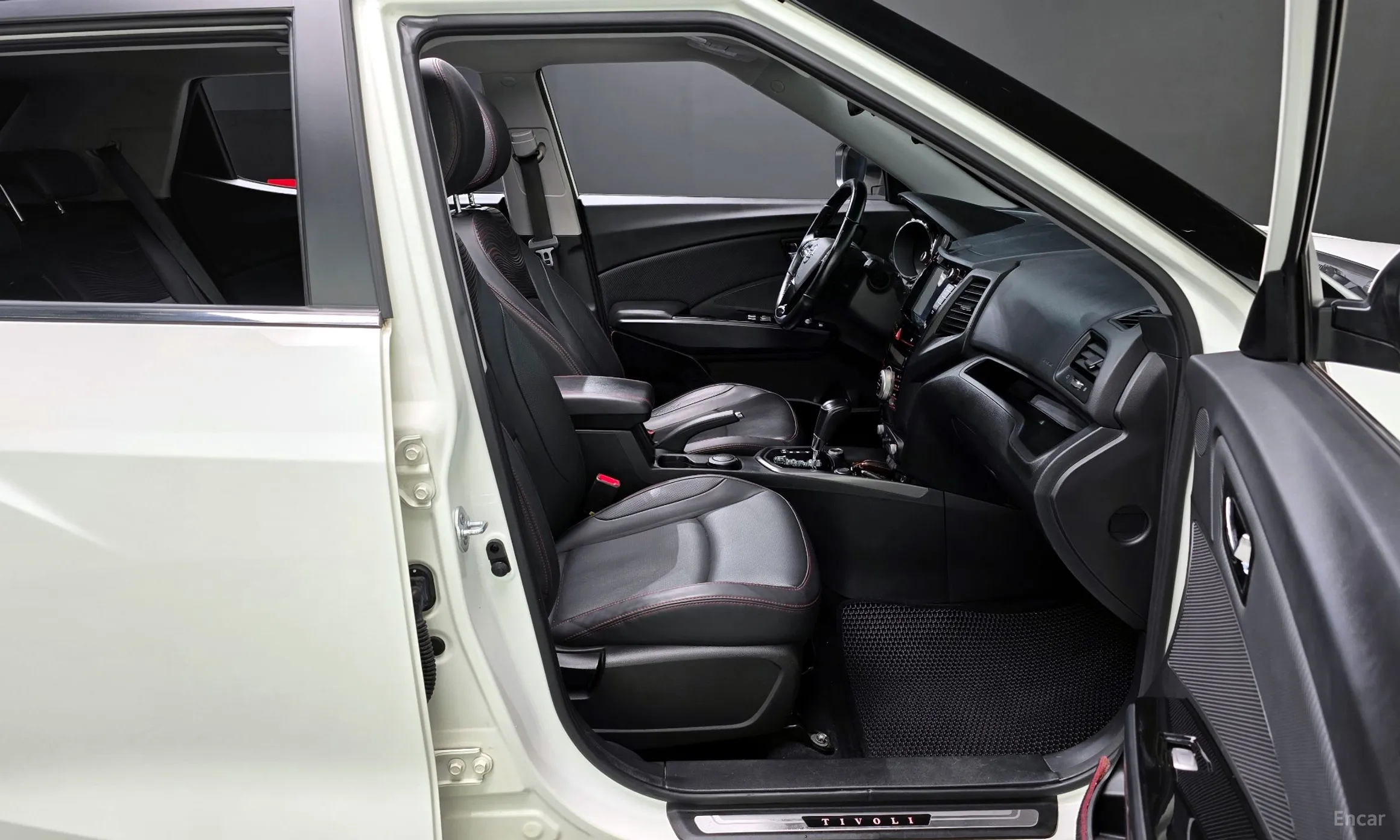 KG Mobility (SsangYong) Tivoli Air превью 10