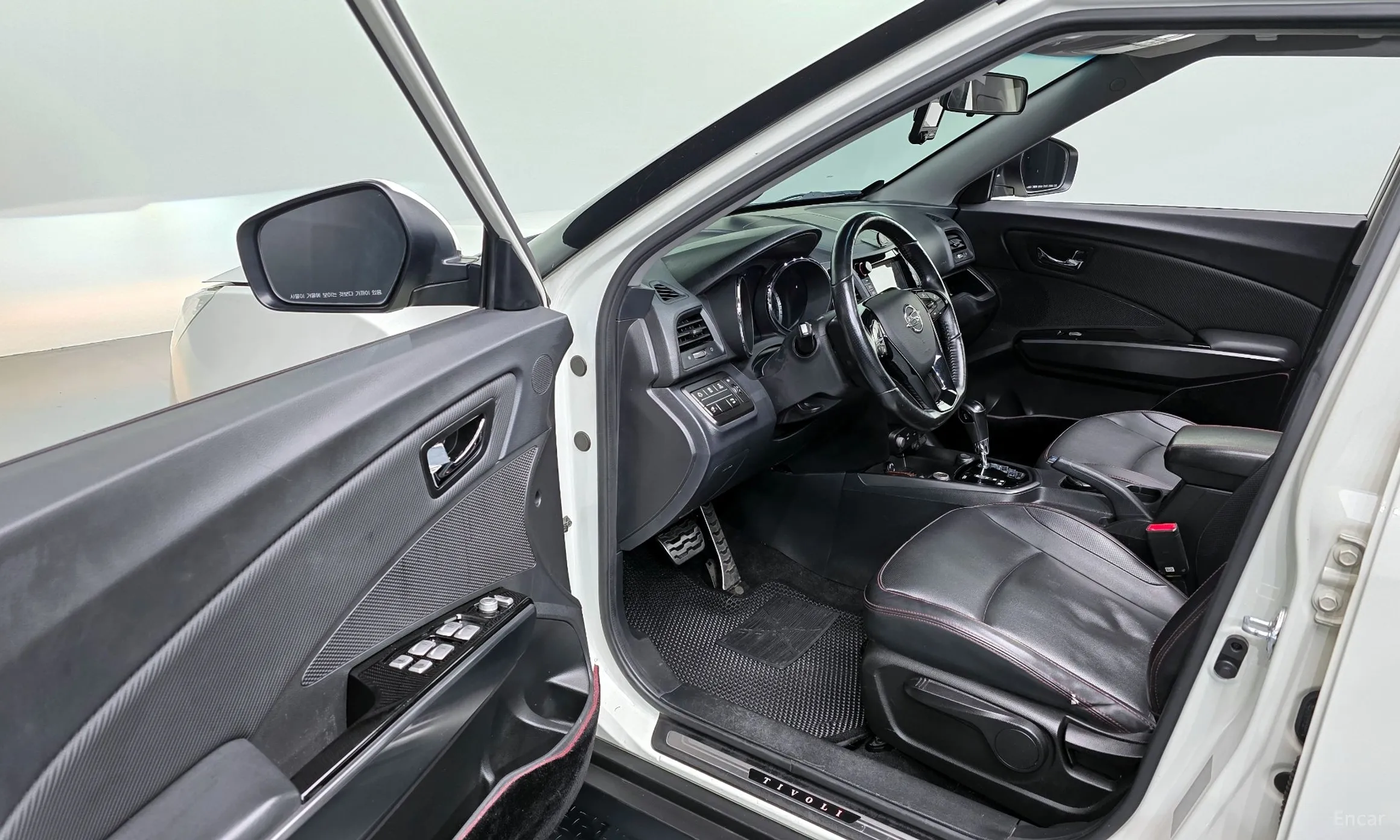 KG Mobility (SsangYong) Tivoli Air превью 11