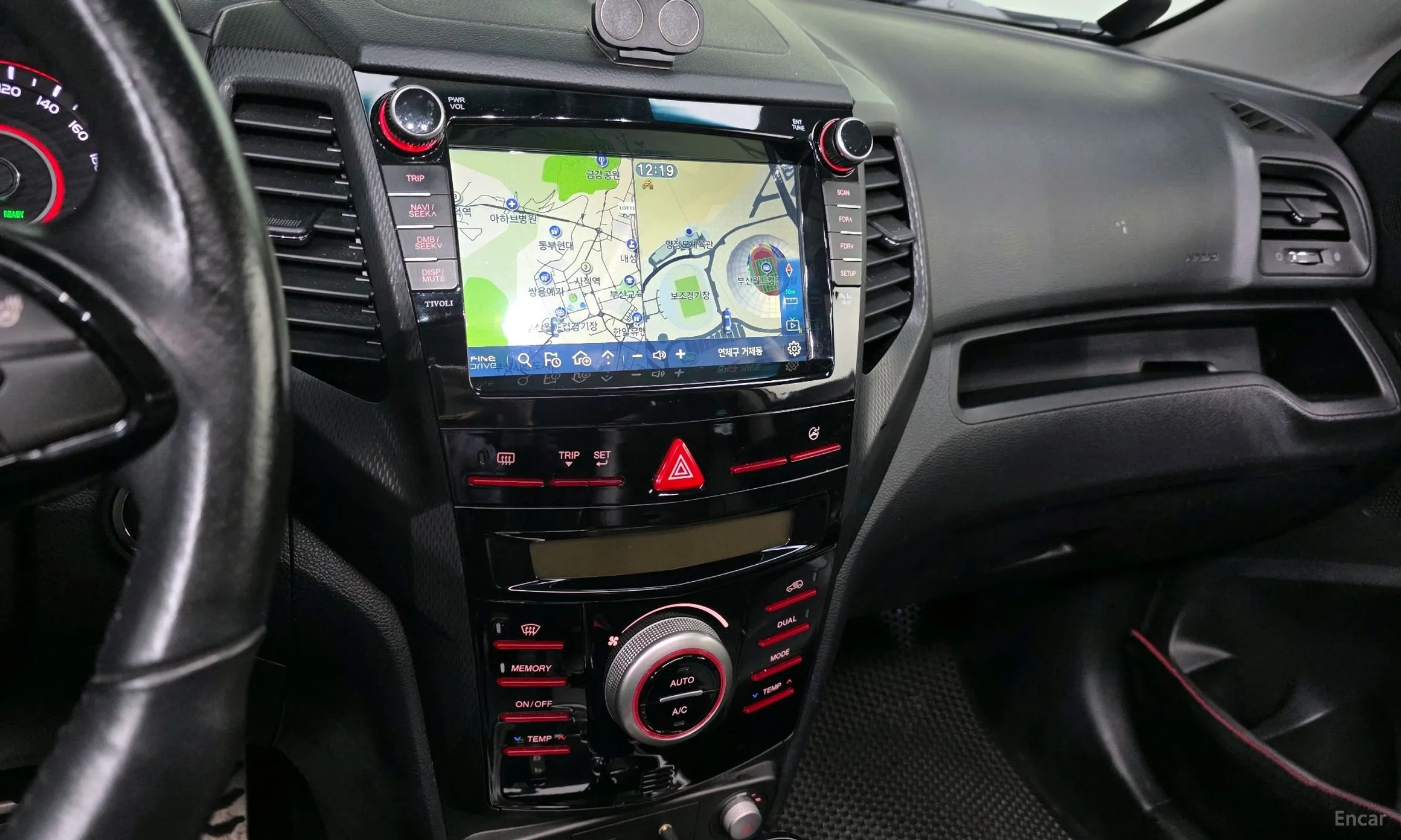 KG Mobility (SsangYong) Tivoli Air превью 15
