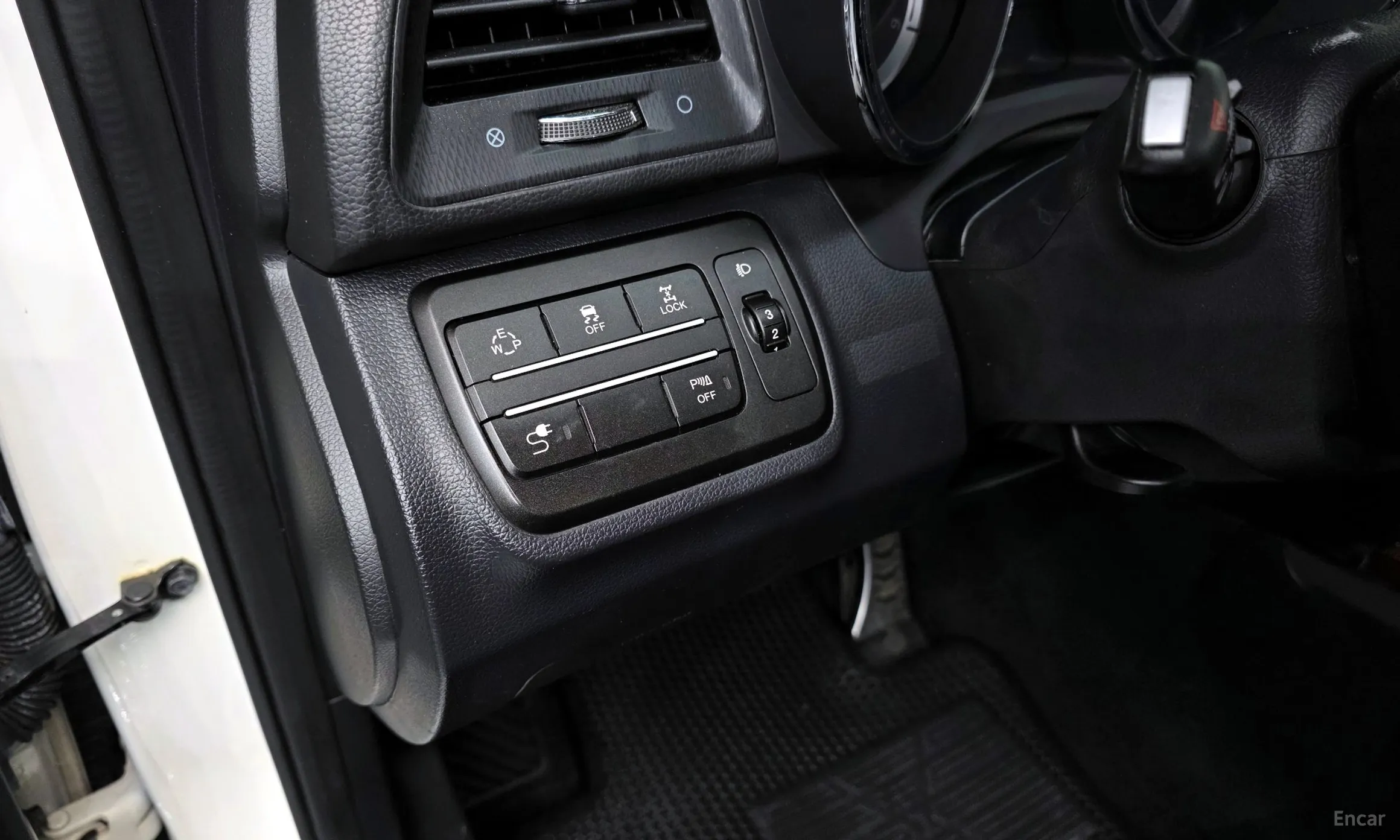 KG Mobility (SsangYong) Tivoli Air превью 17