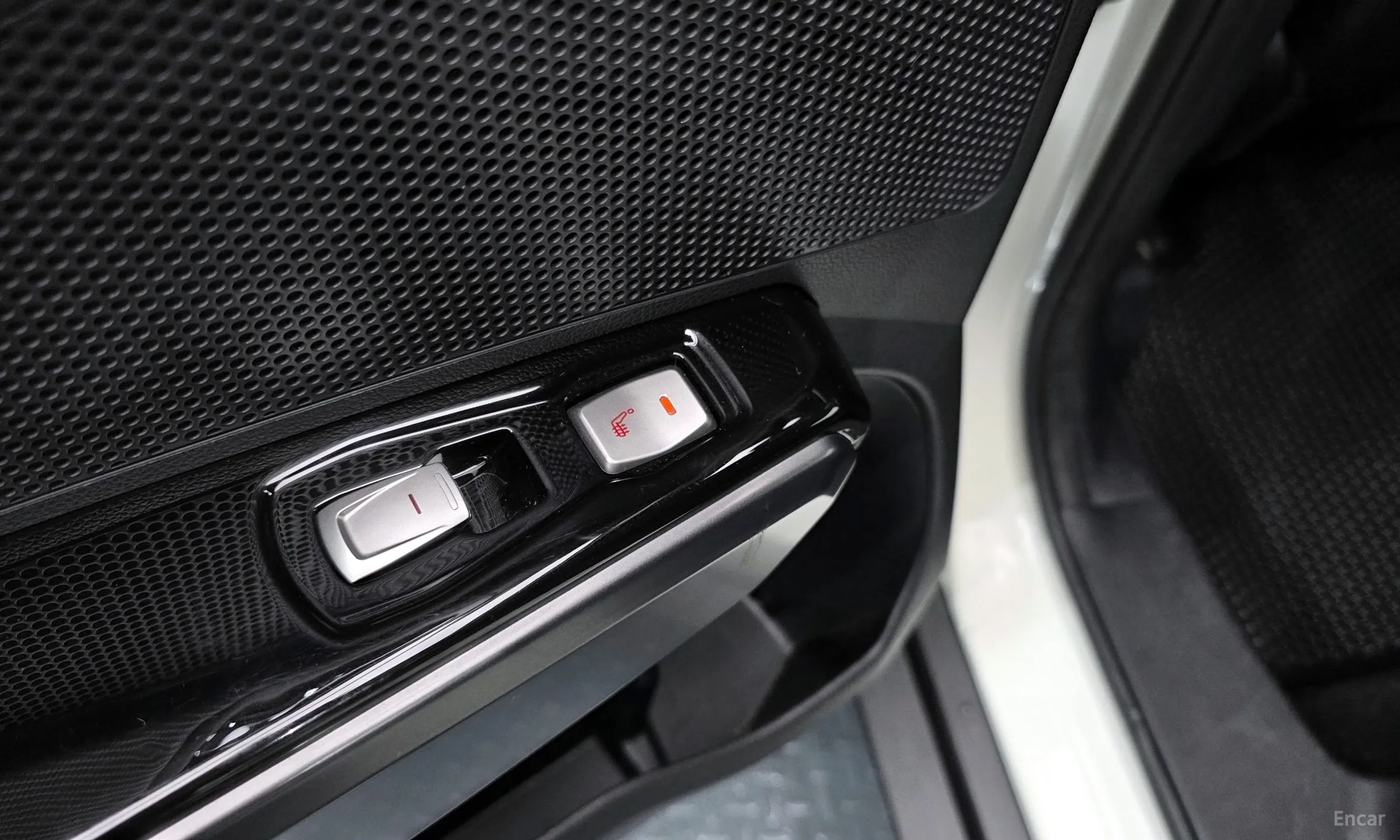 KG Mobility (SsangYong) Tivoli Air превью 18