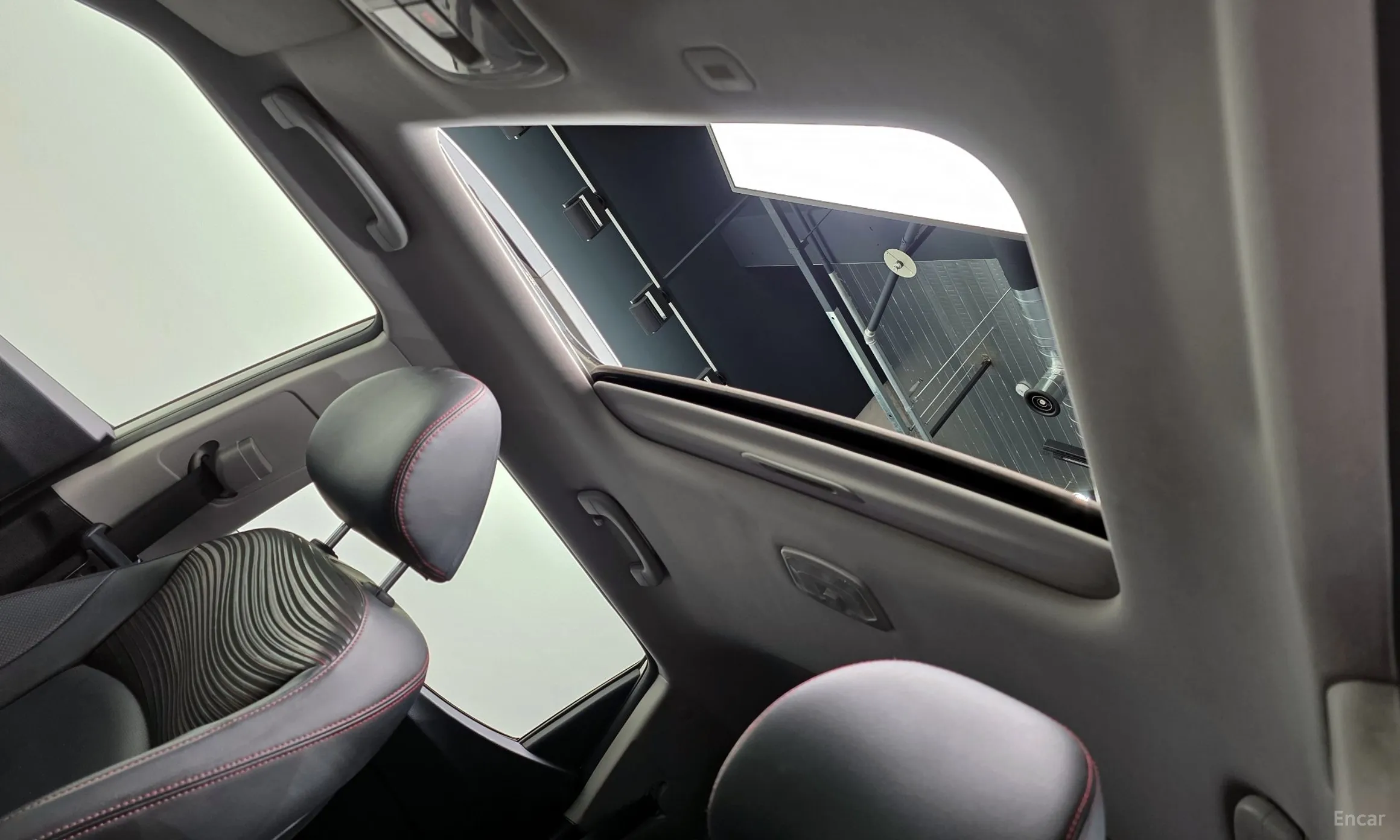 KG Mobility (SsangYong) Tivoli Air превью 19