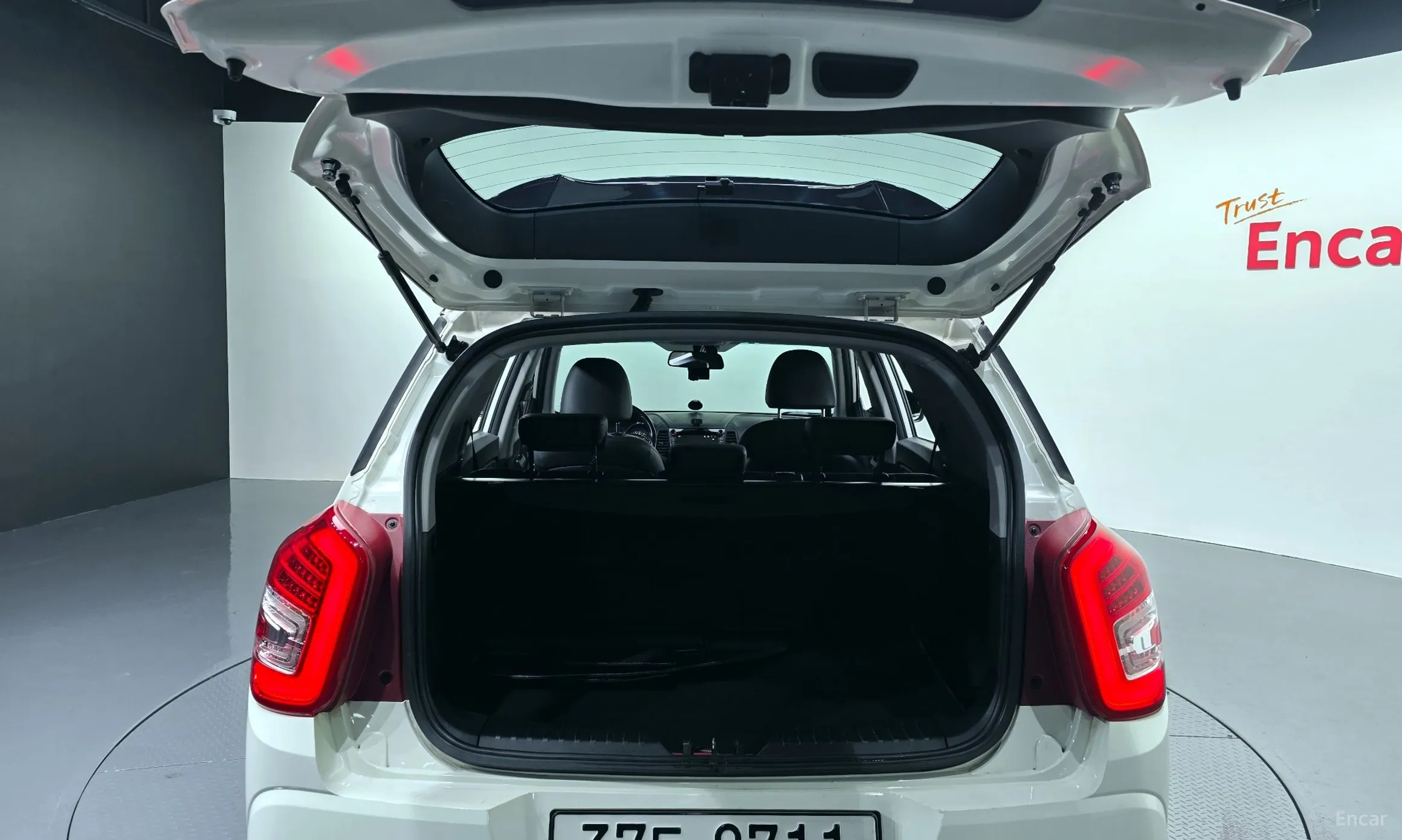 KG Mobility (SsangYong) Tivoli Air превью 20