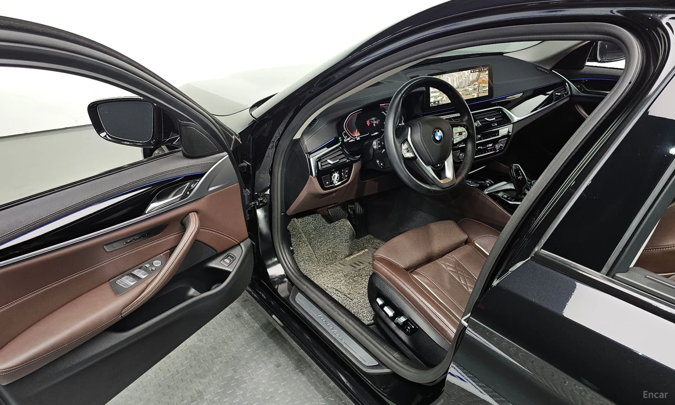 BMW 5 Series (G30) превью 11