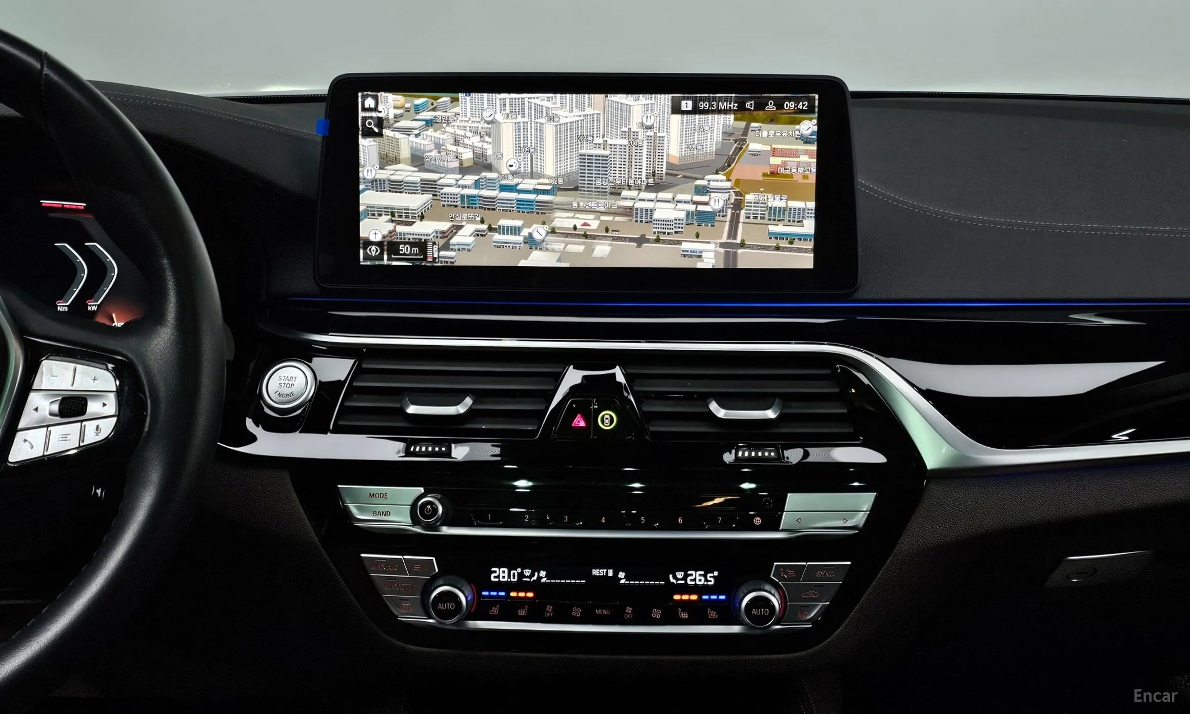 BMW 5 Series (G30) превью 15