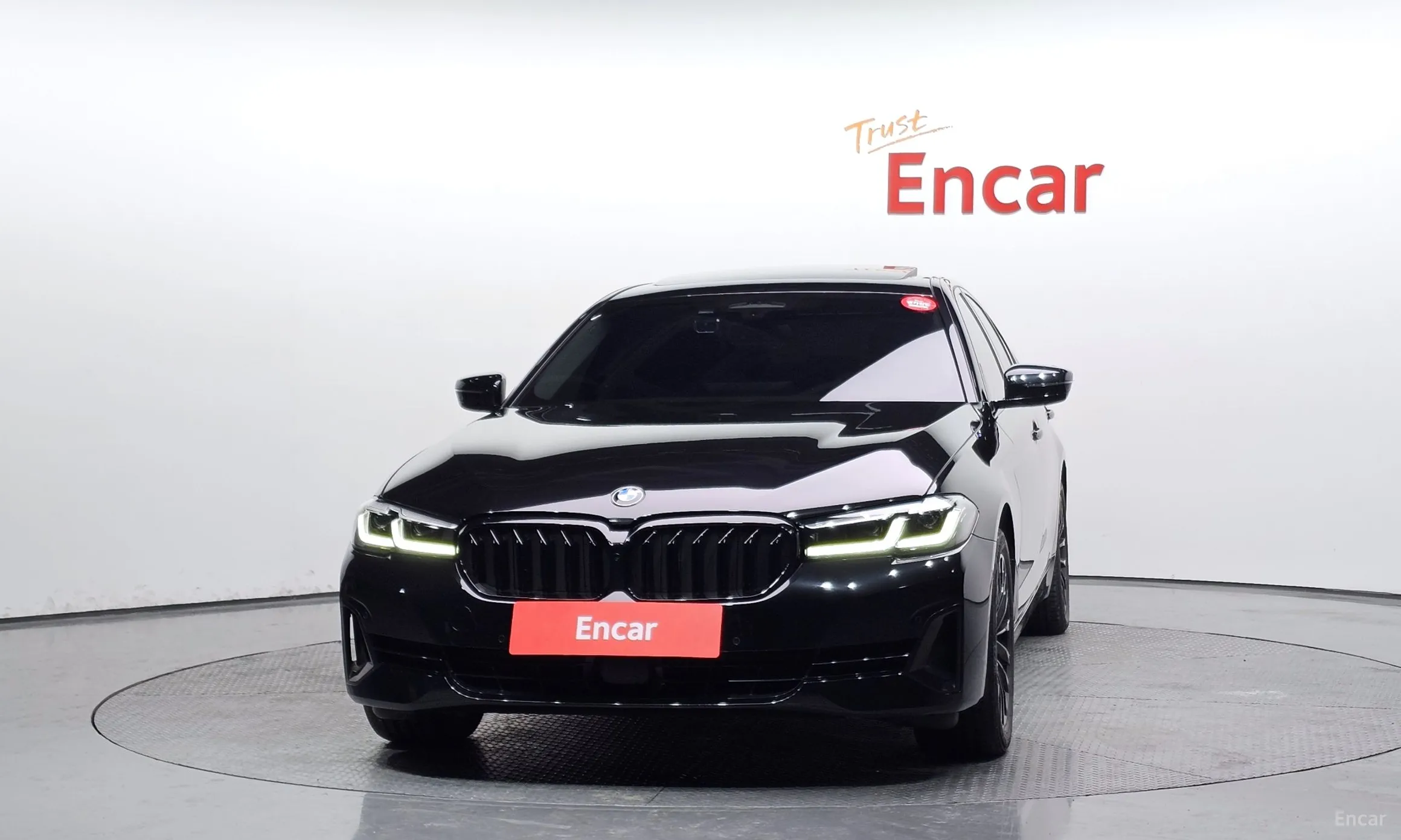 BMW 5 Series (G30) превью 3