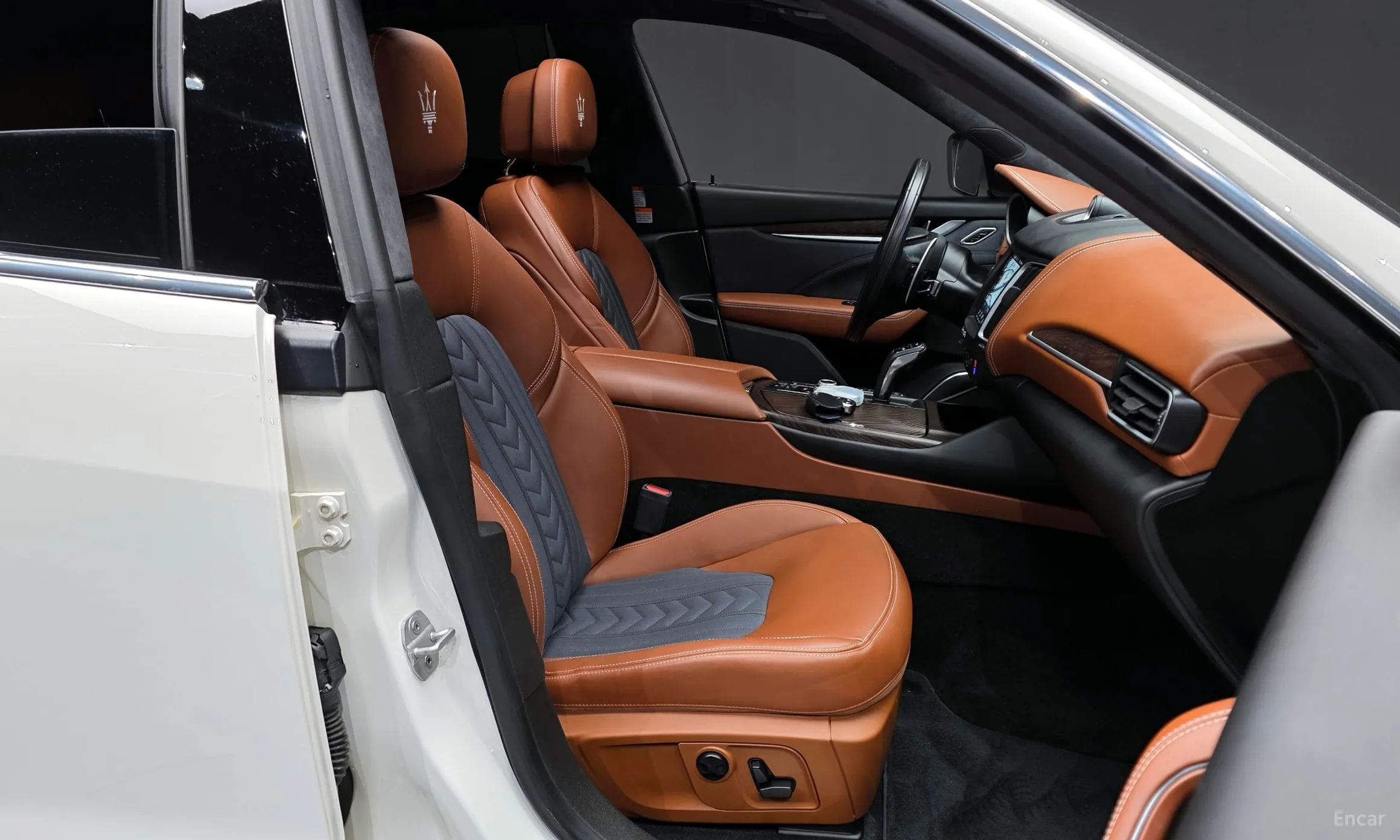 Maserati Levante превью 11