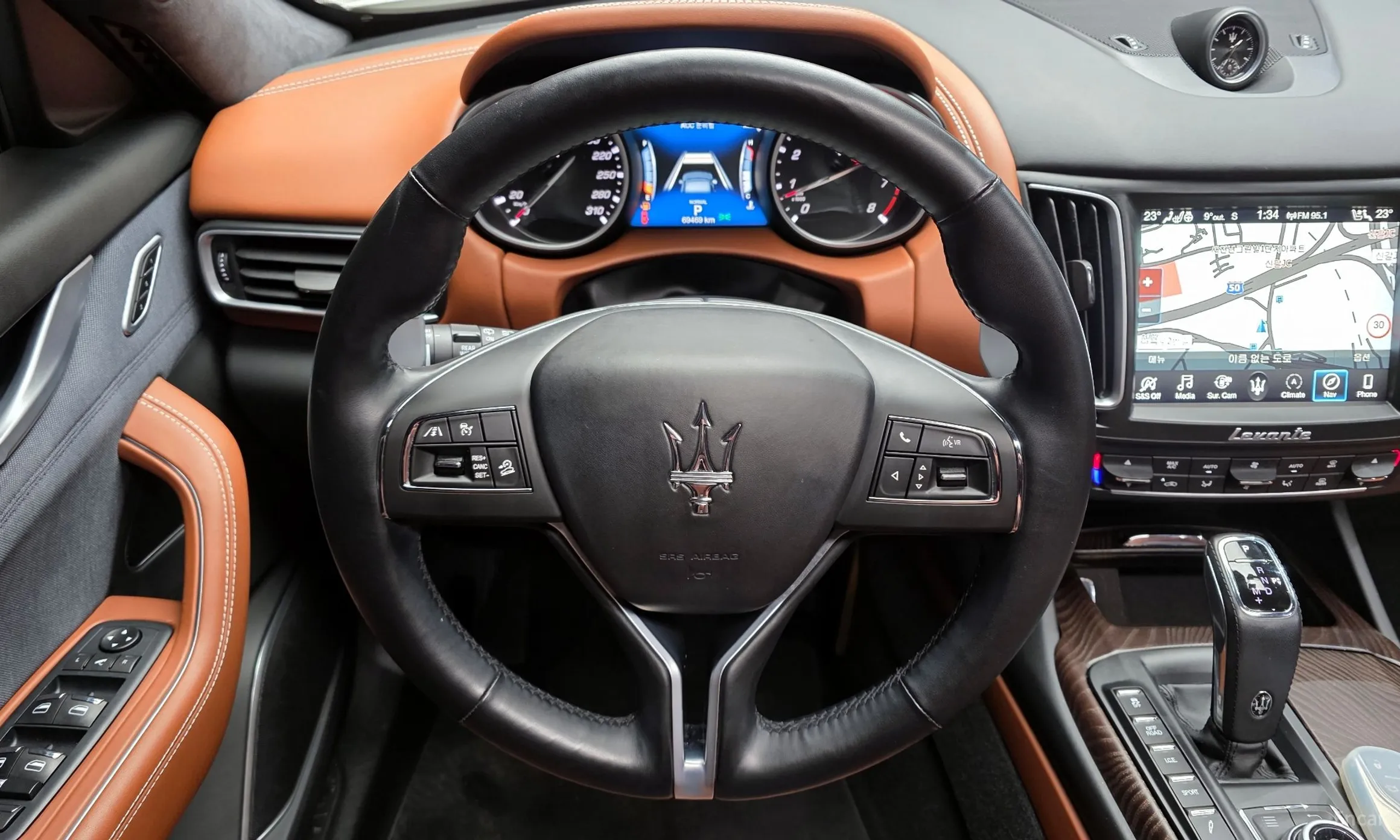 Maserati Levante превью 13