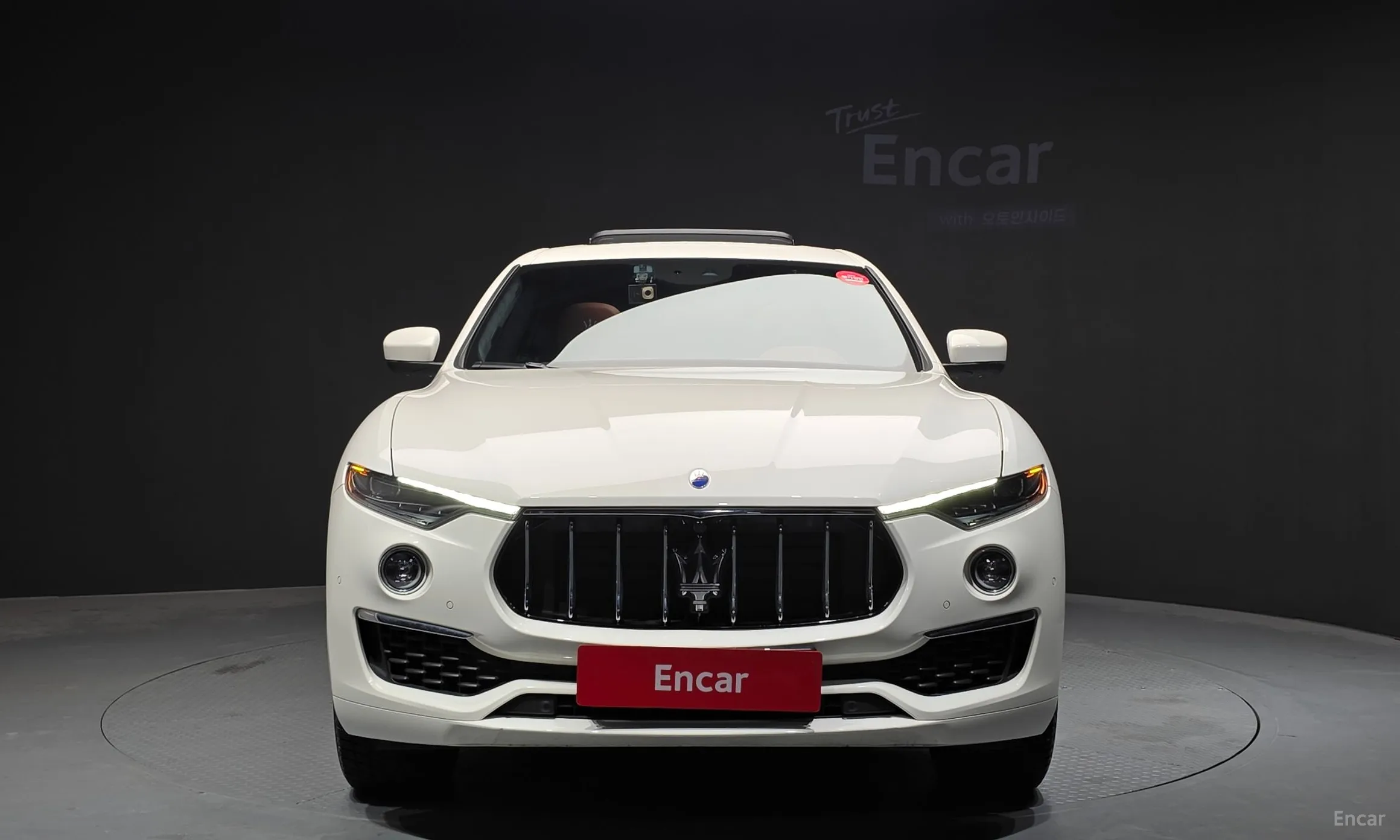 Maserati Levante превью 3