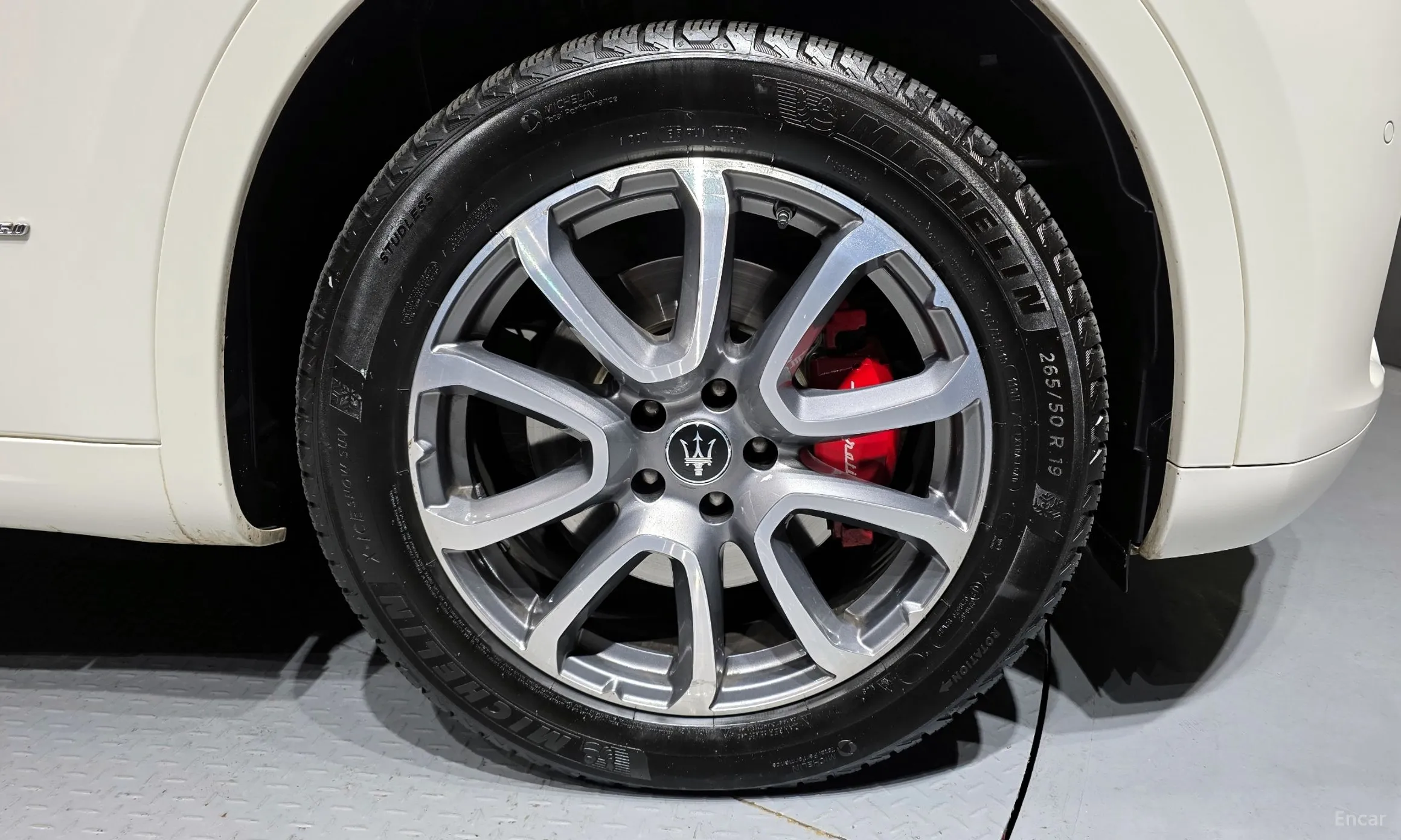 Maserati Levante превью 5