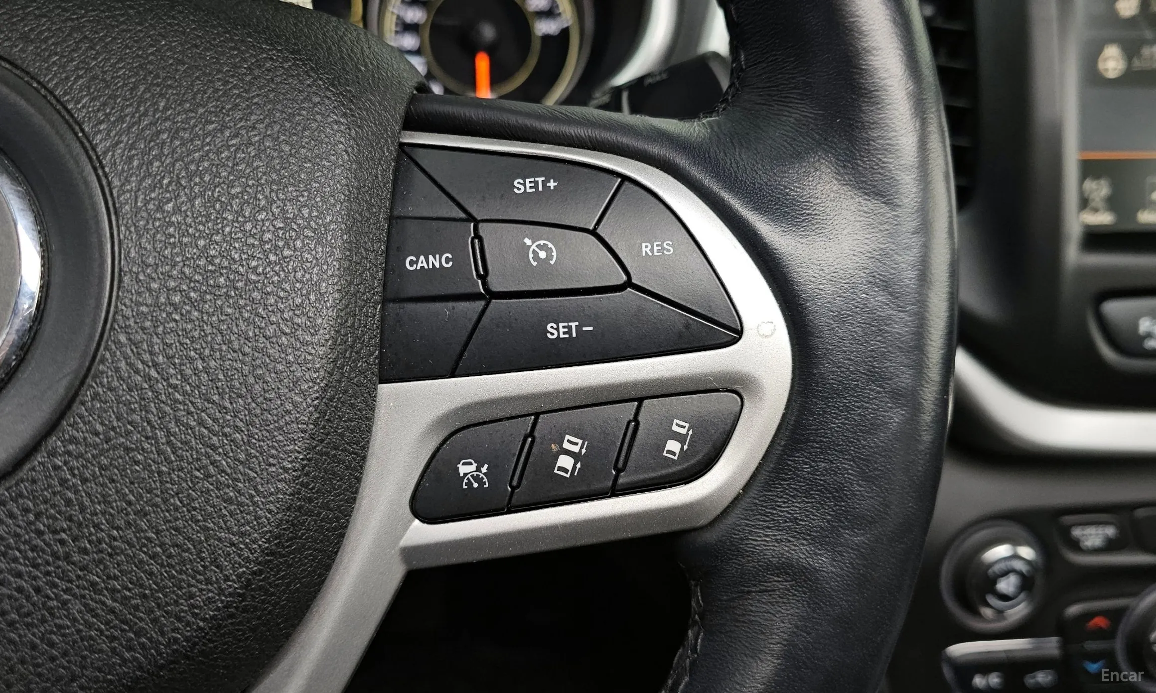 Jeep Cherokee (KL) превью 10