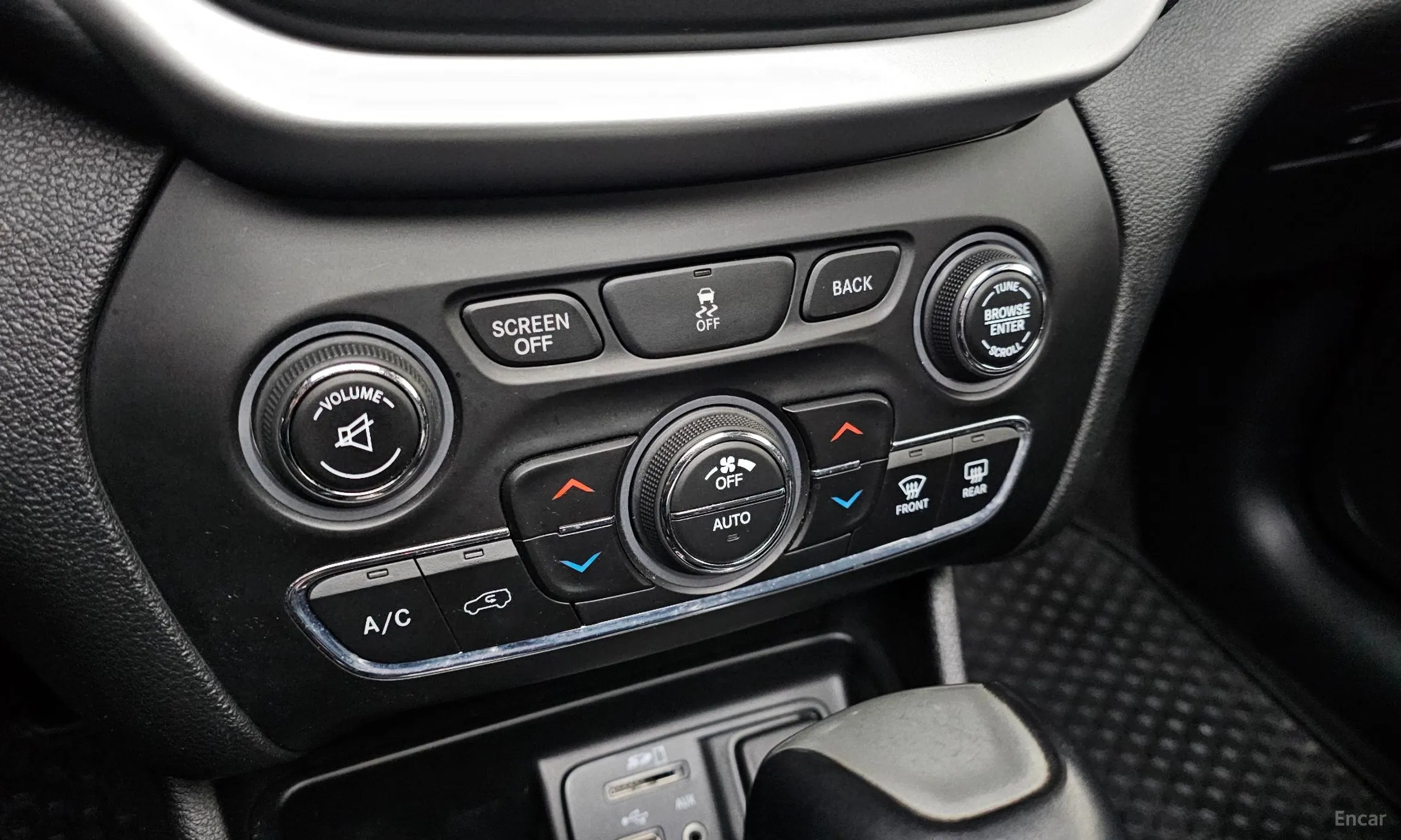 Jeep Cherokee (KL) превью 17