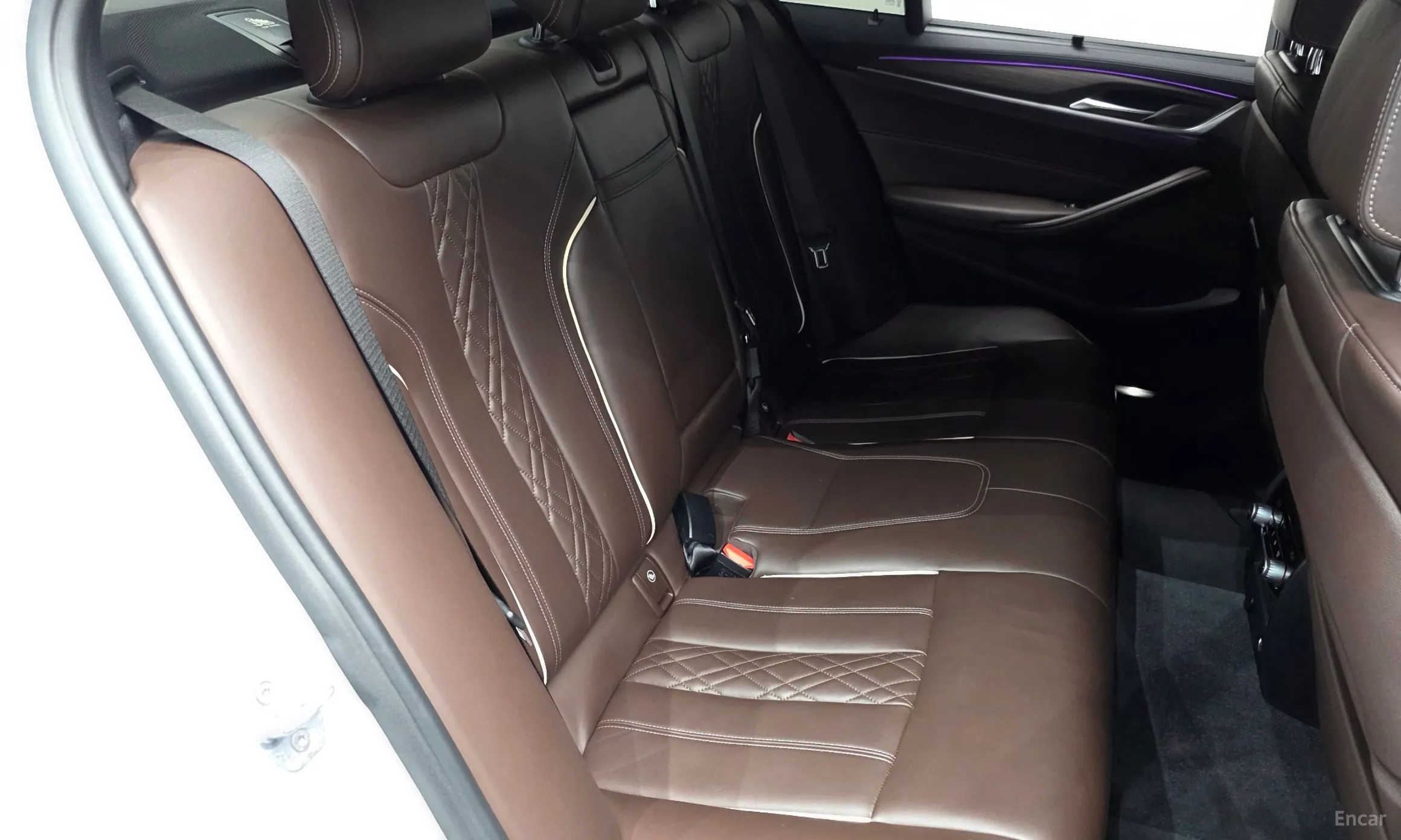 BMW 5 Series (G30) превью 12