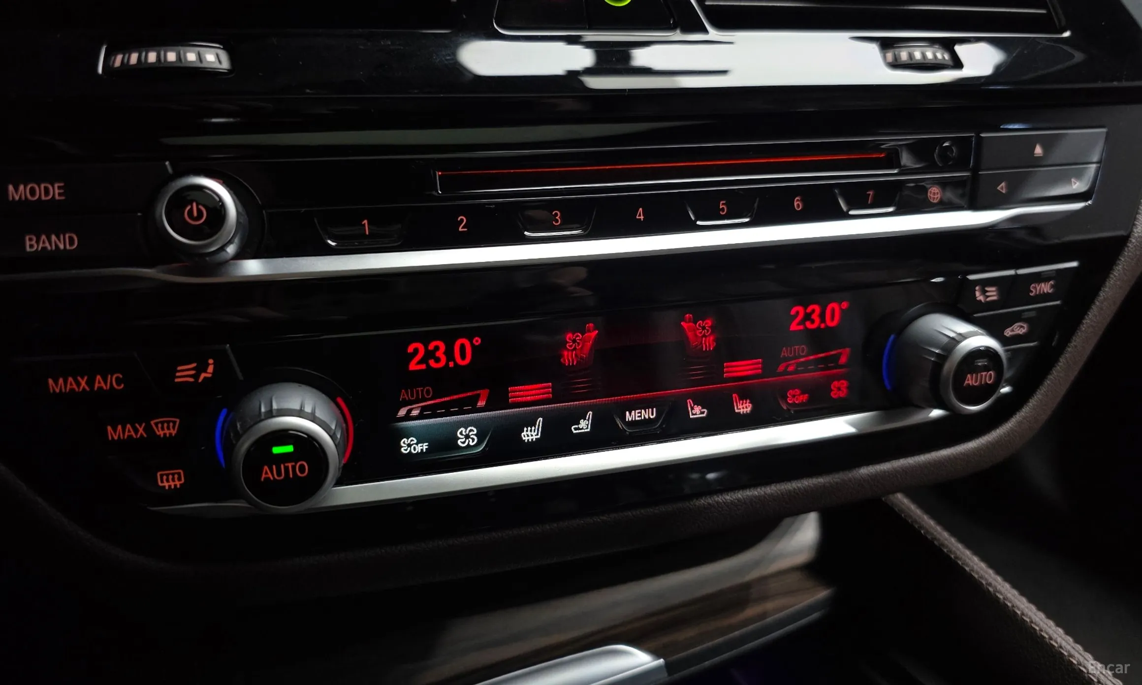 BMW 5 Series (G30) превью 16