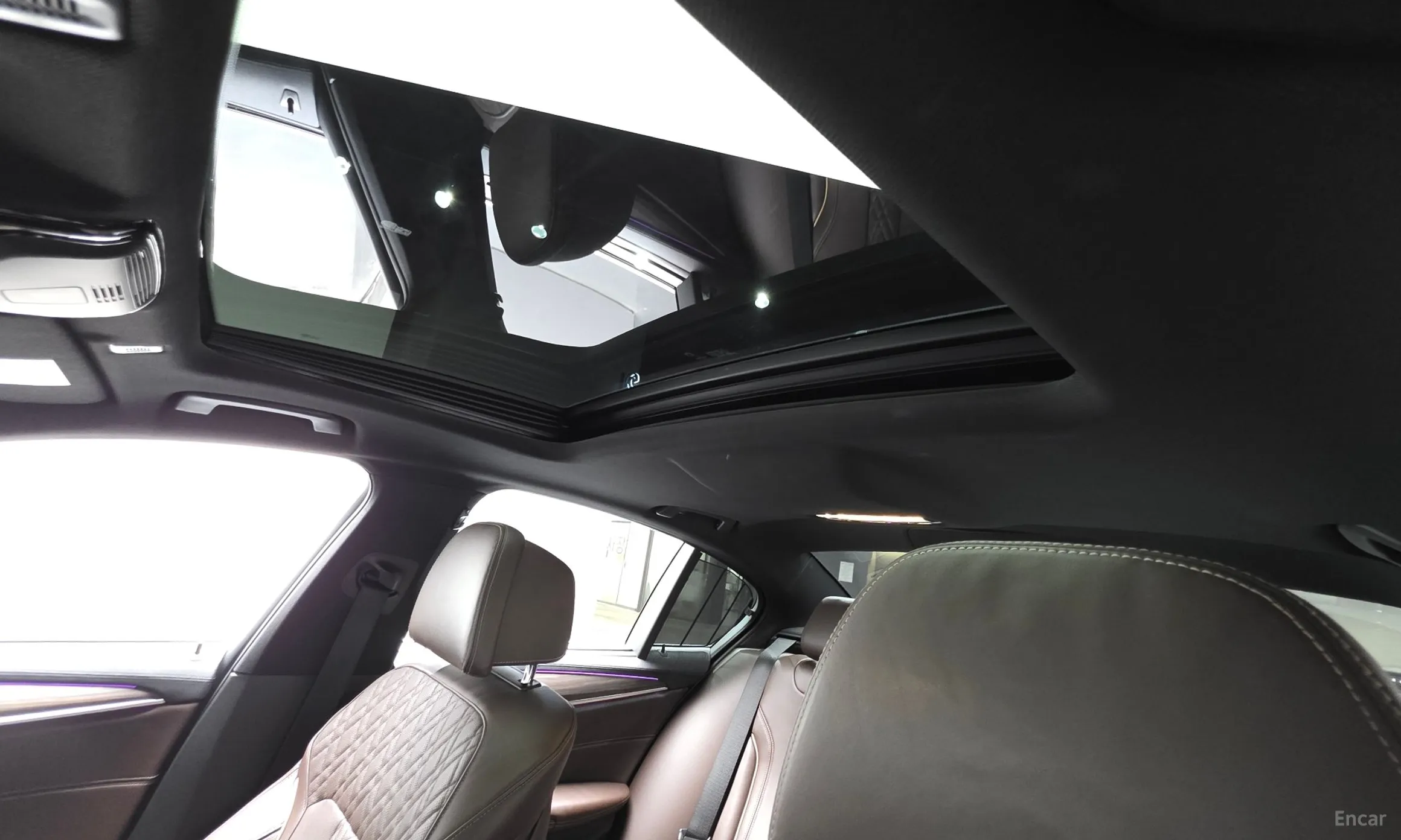 BMW 5 Series (G30) превью 19