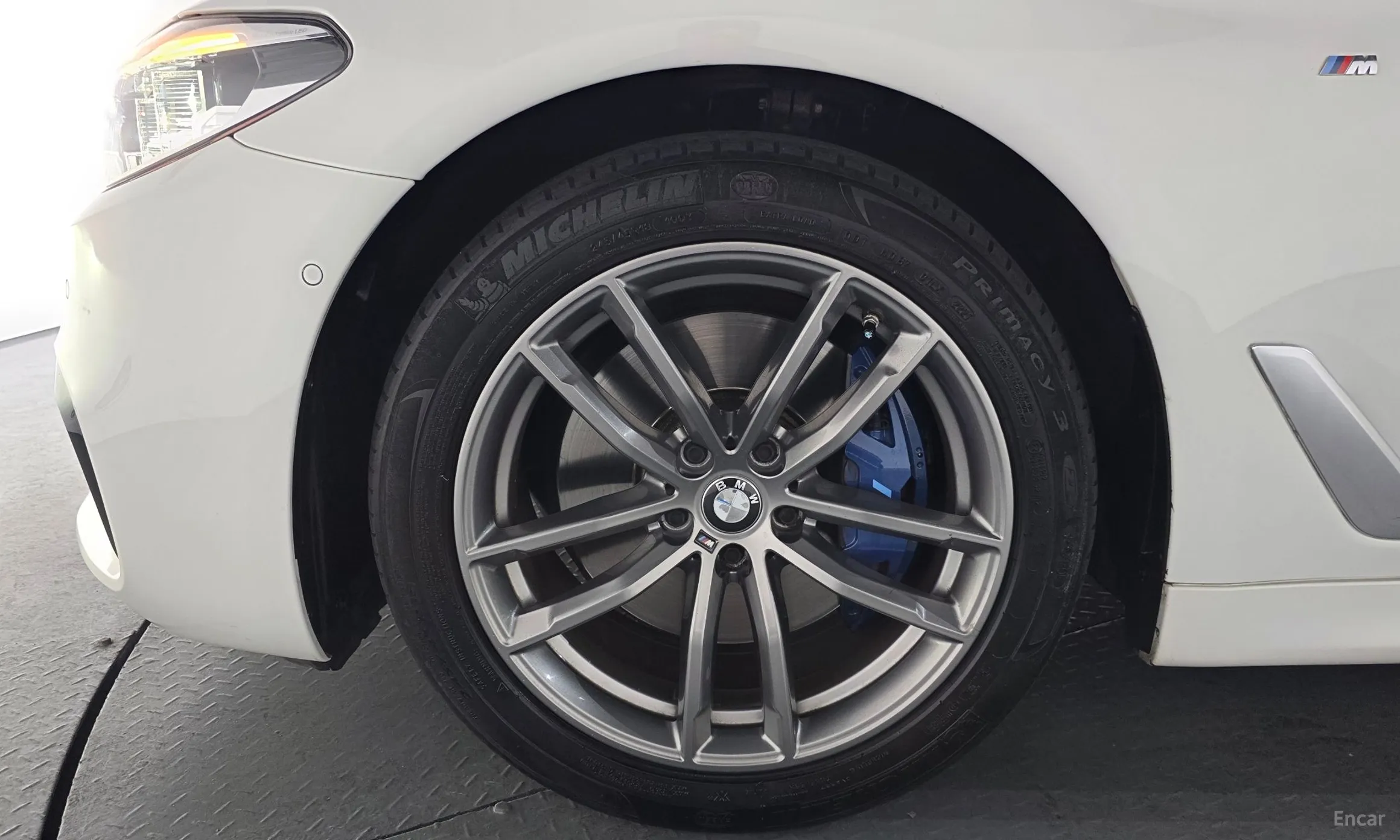 BMW 5 Series (G30) превью 5