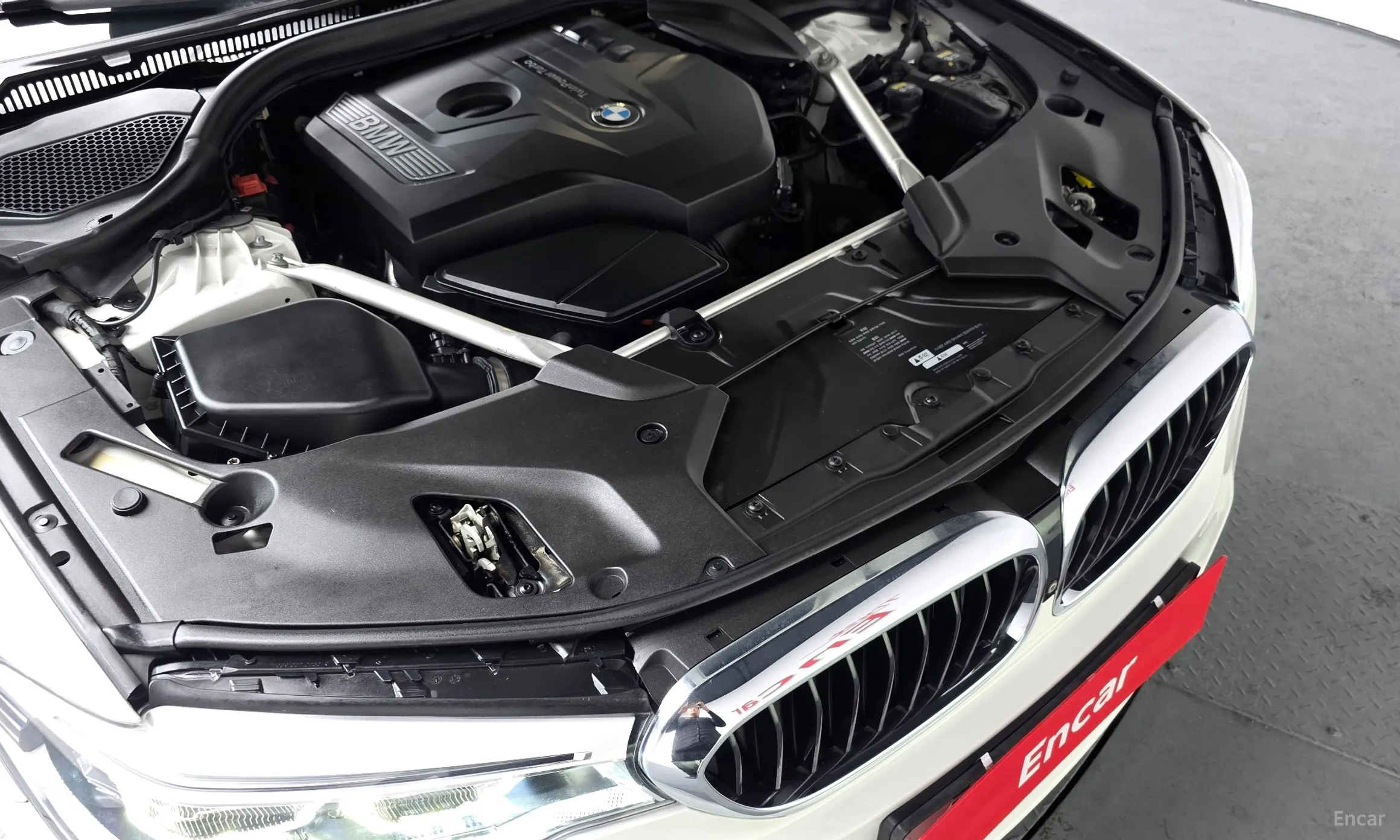 BMW 5 Series (G30) превью 6