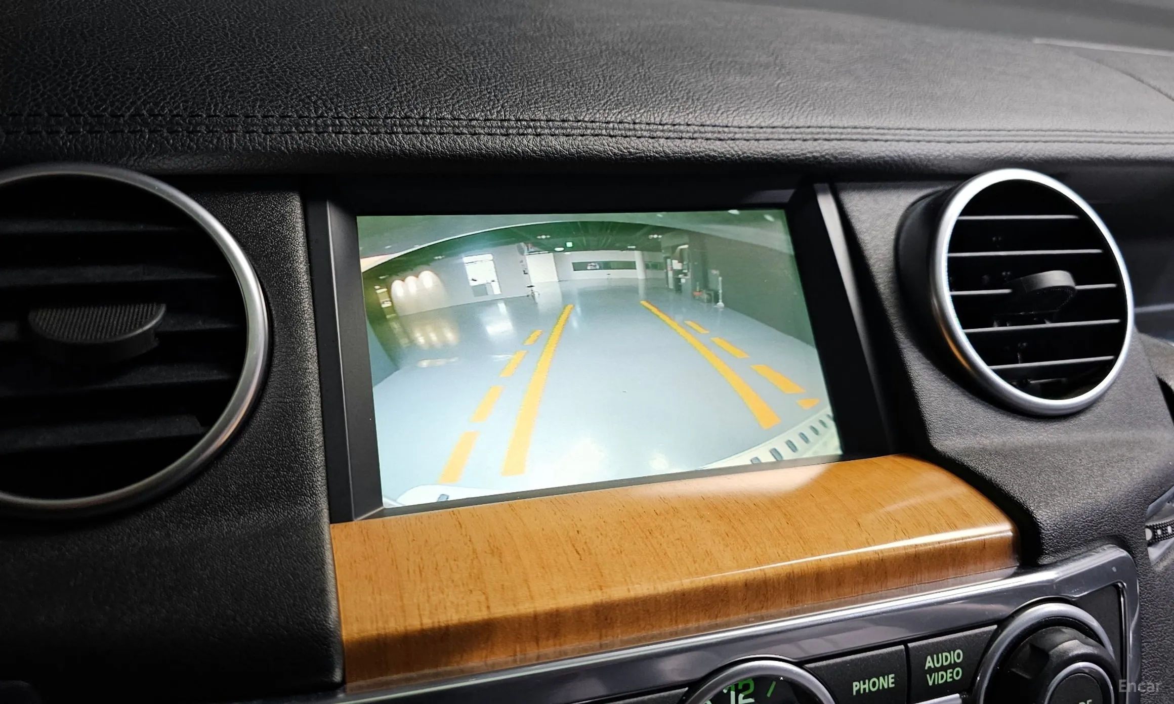 Land Rover Discovery 4 превью 15
