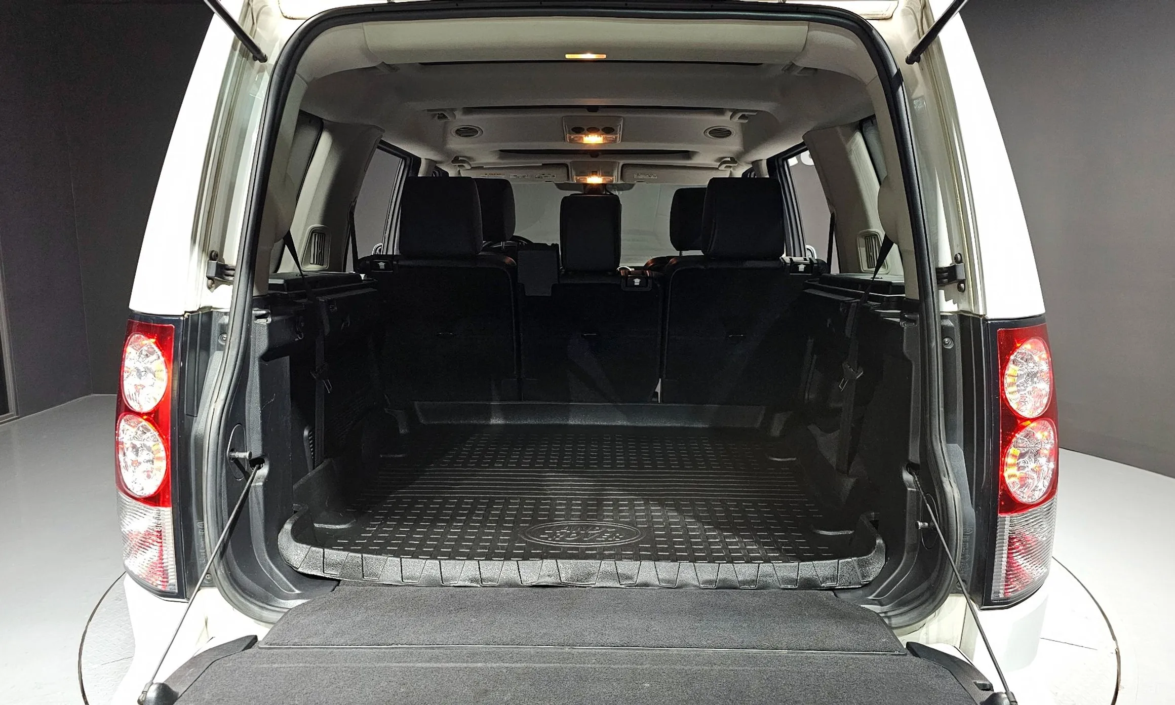 Land Rover Discovery 4 превью 20