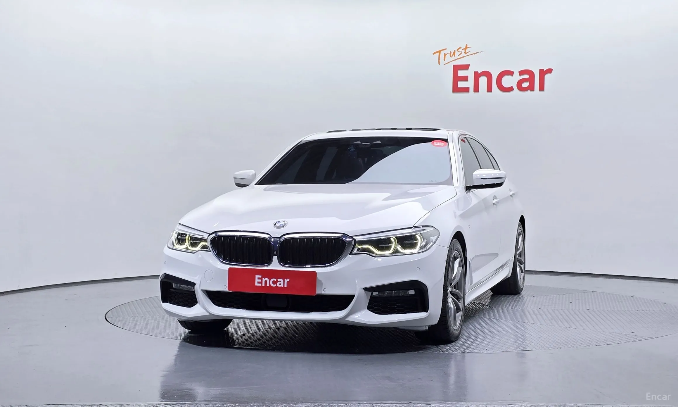 BMW 5 Series (G30) превью 3