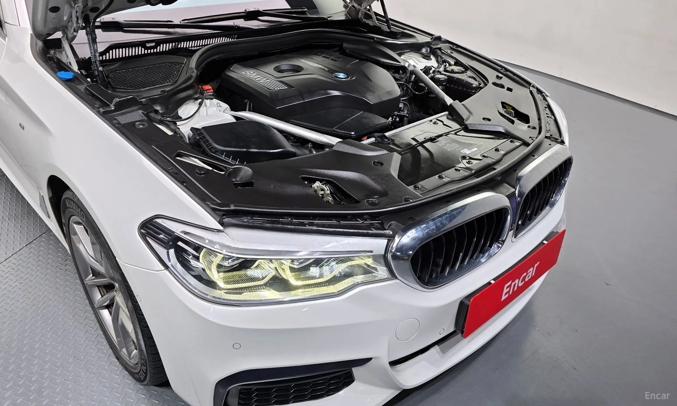BMW 5 Series (G30) превью 6