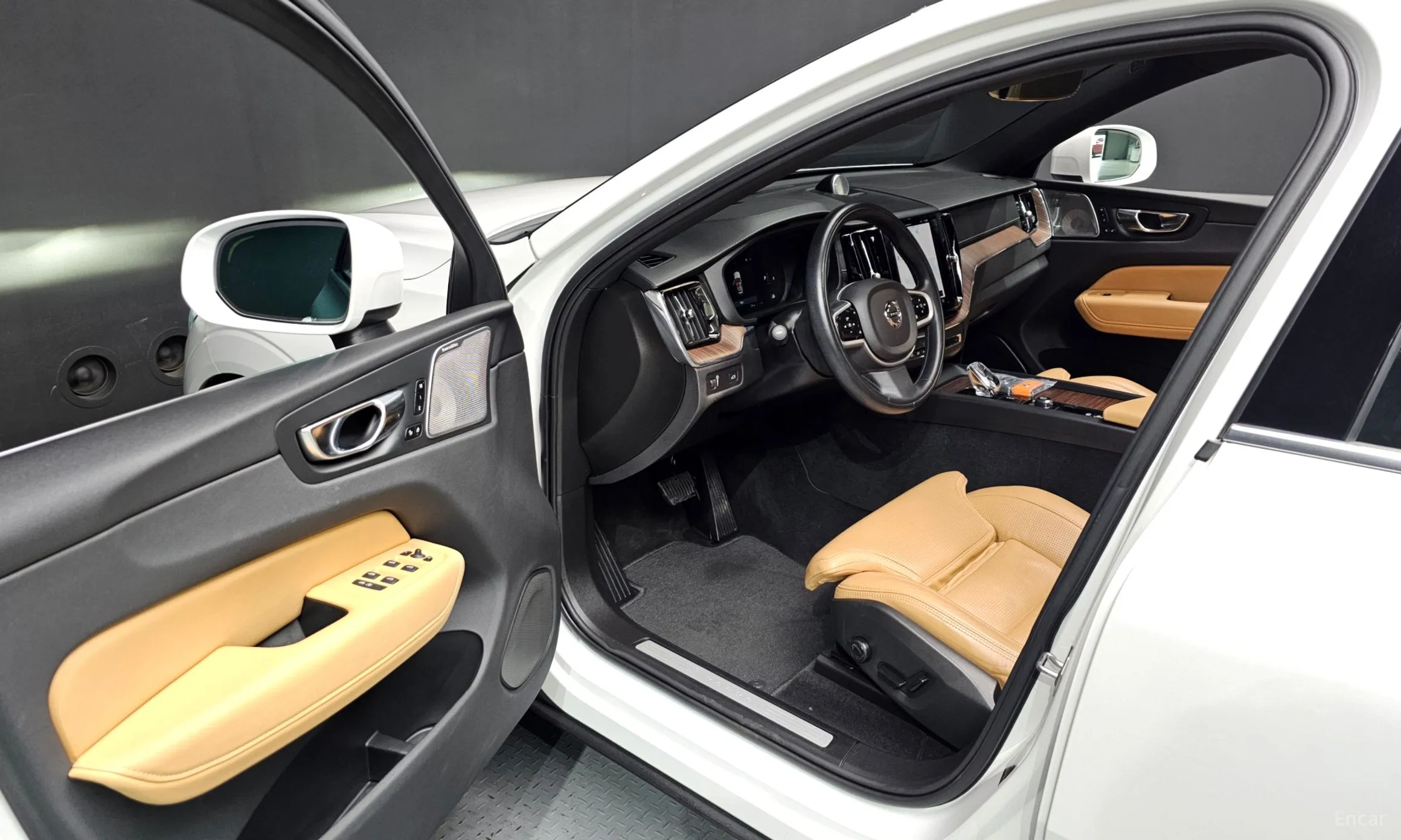 Volvo XC60 Gen 2 превью 10