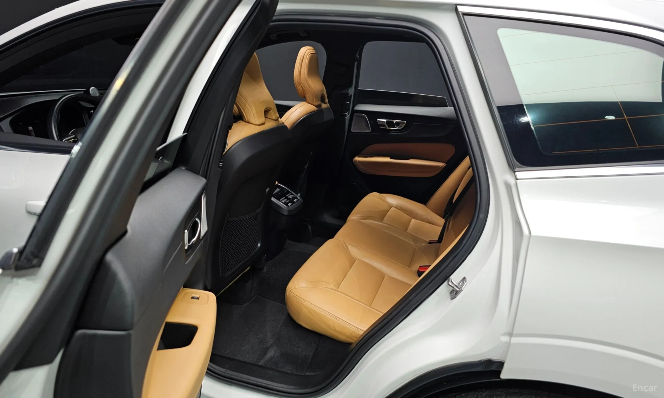 Volvo XC60 Gen 2 превью 12