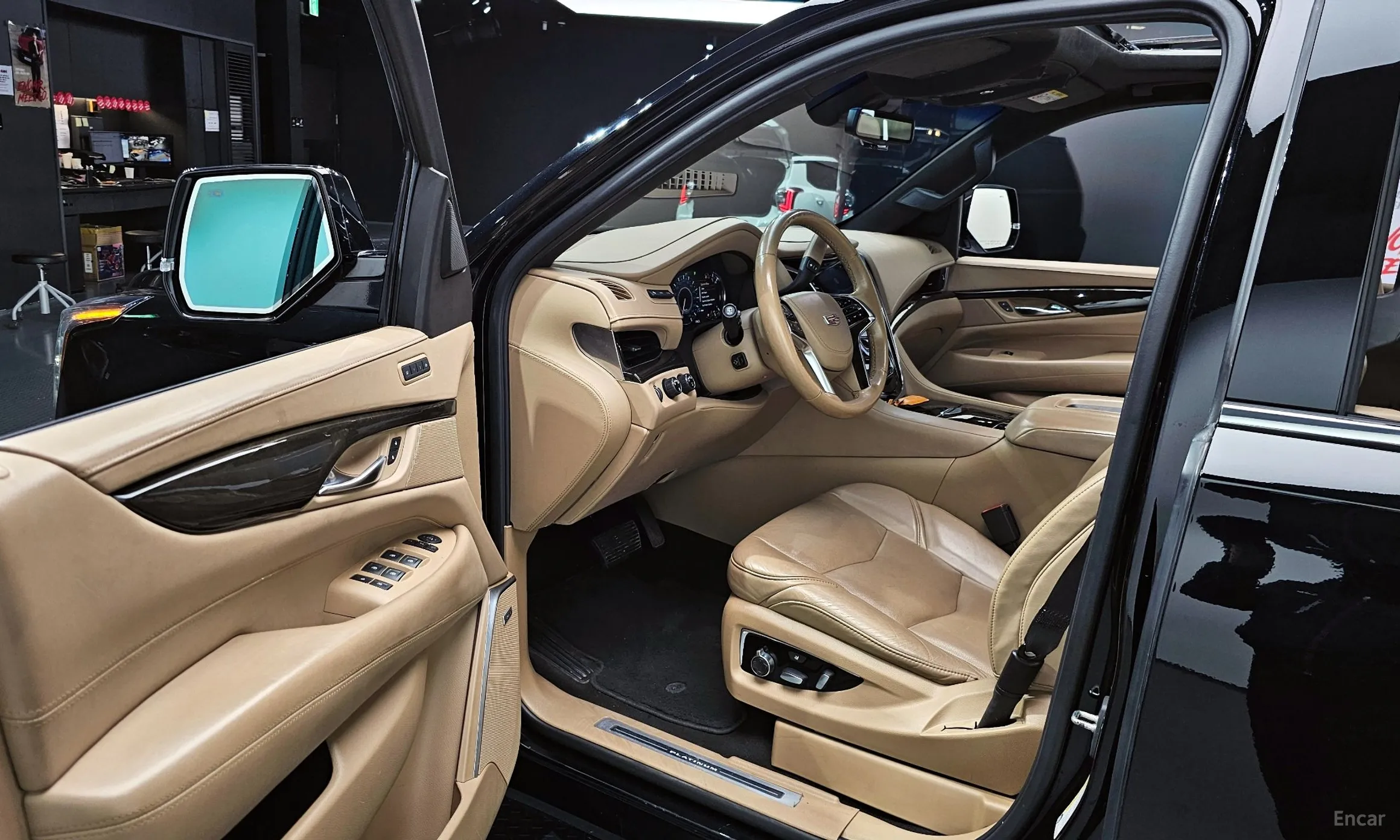 Cadillac Escalade превью 11