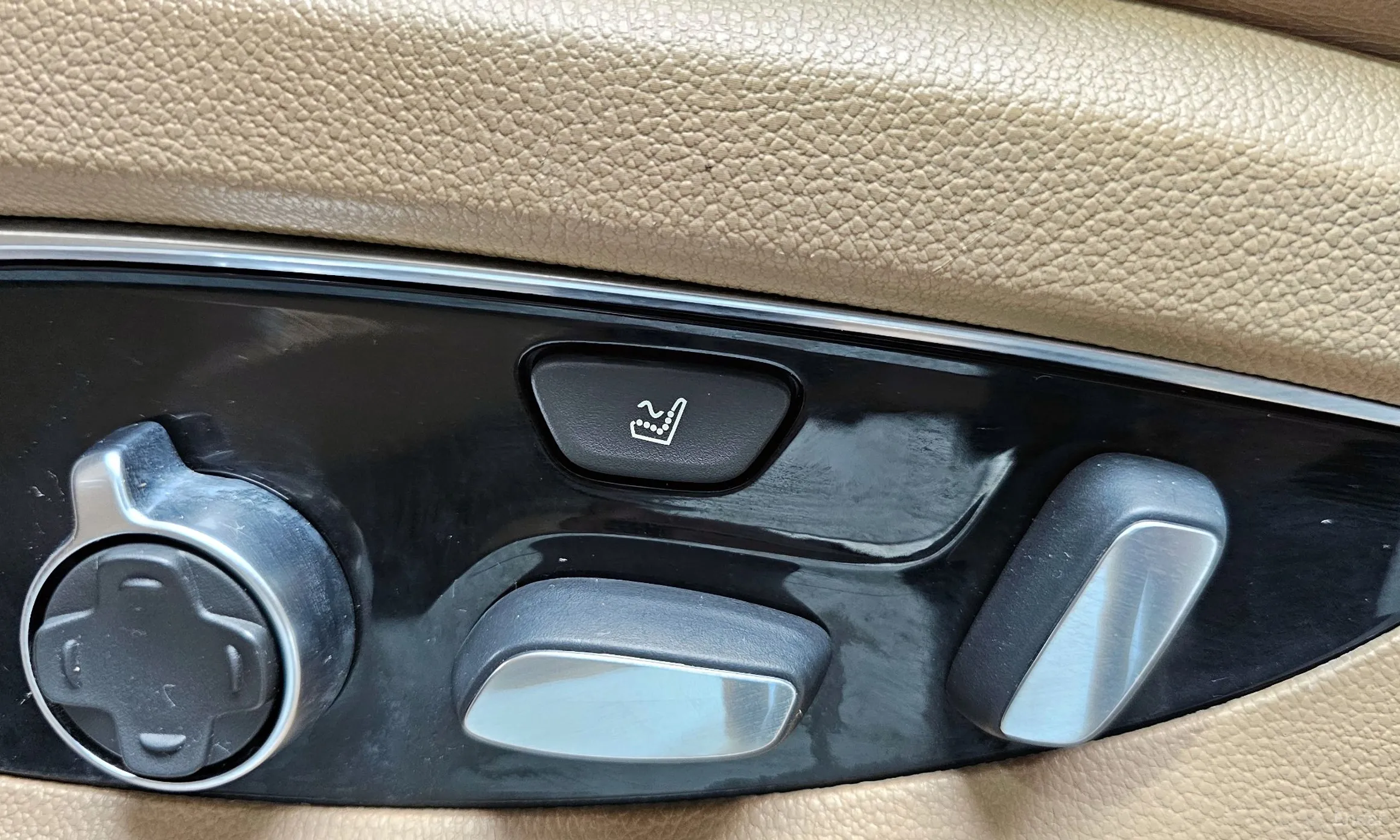 Cadillac Escalade превью 16