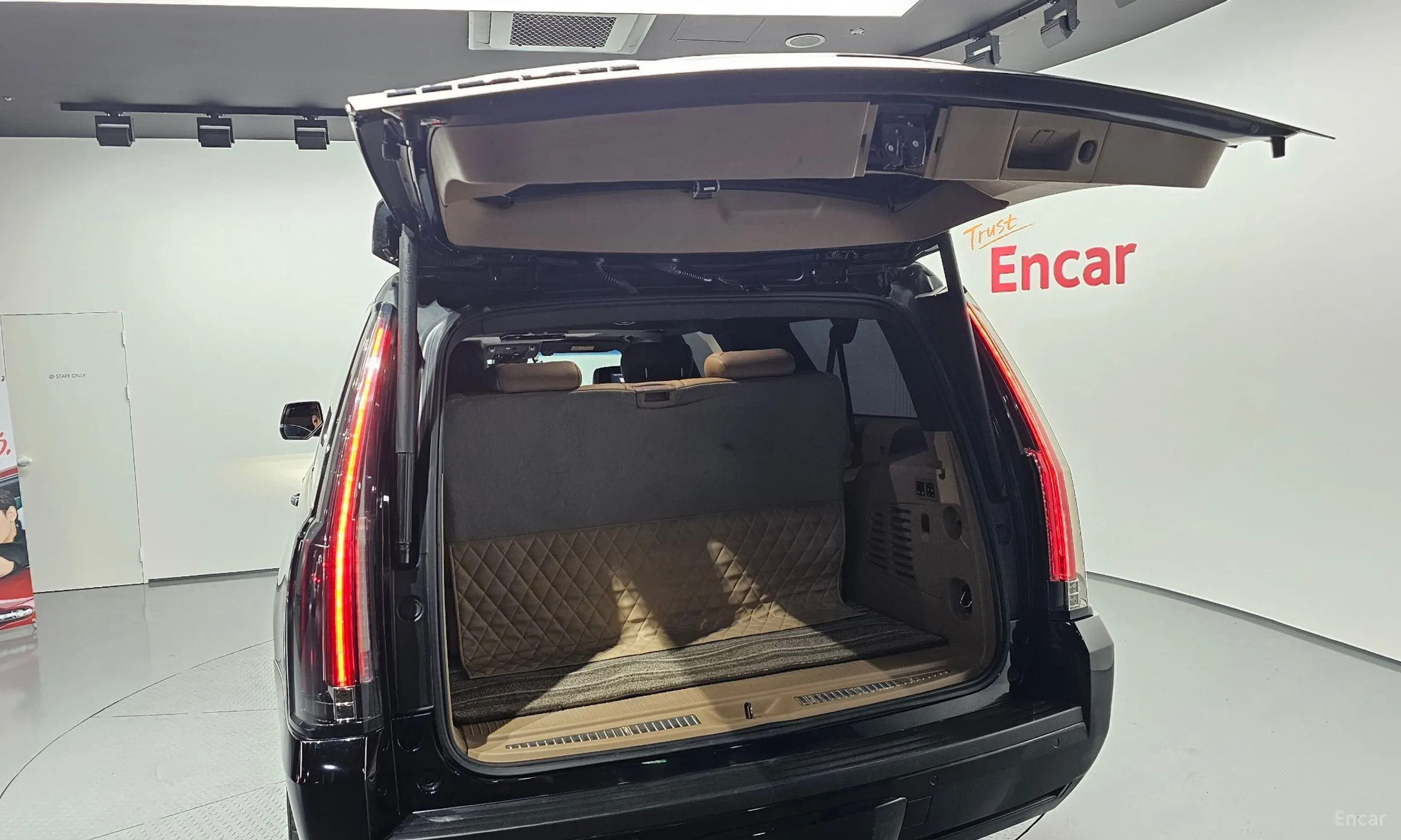 Cadillac Escalade превью 20