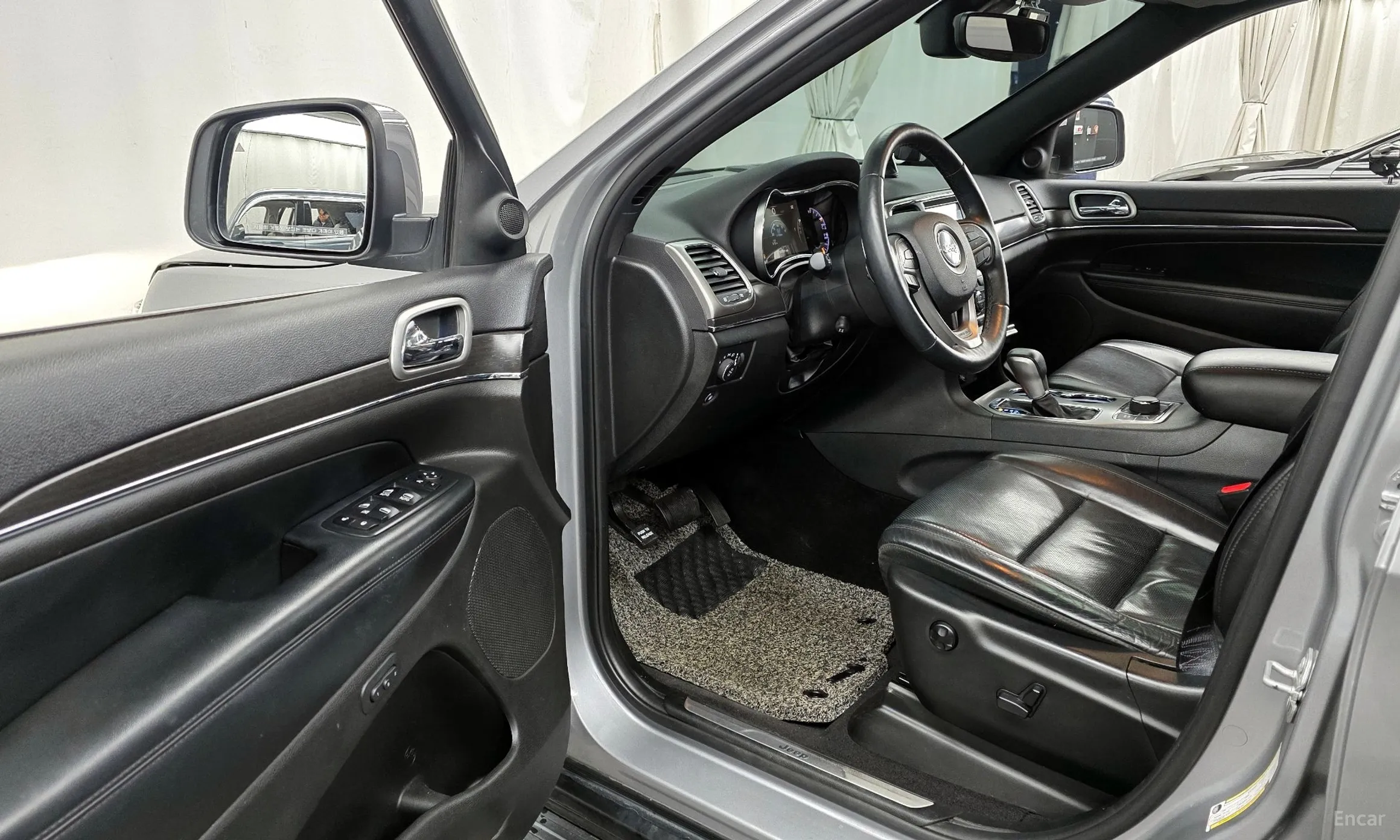 Jeep Grand Cherokee превью 10