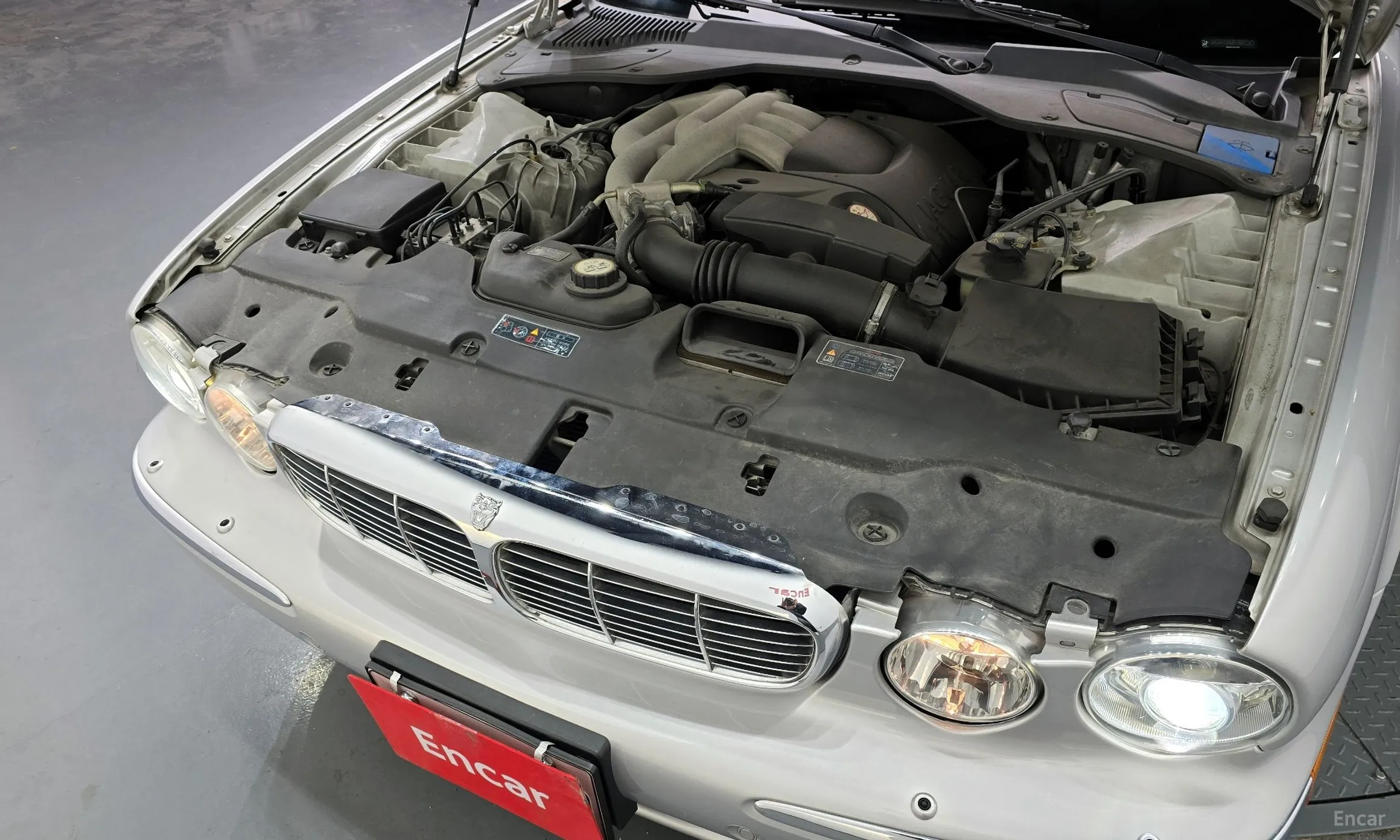 Jaguar XJ-6 превью 6