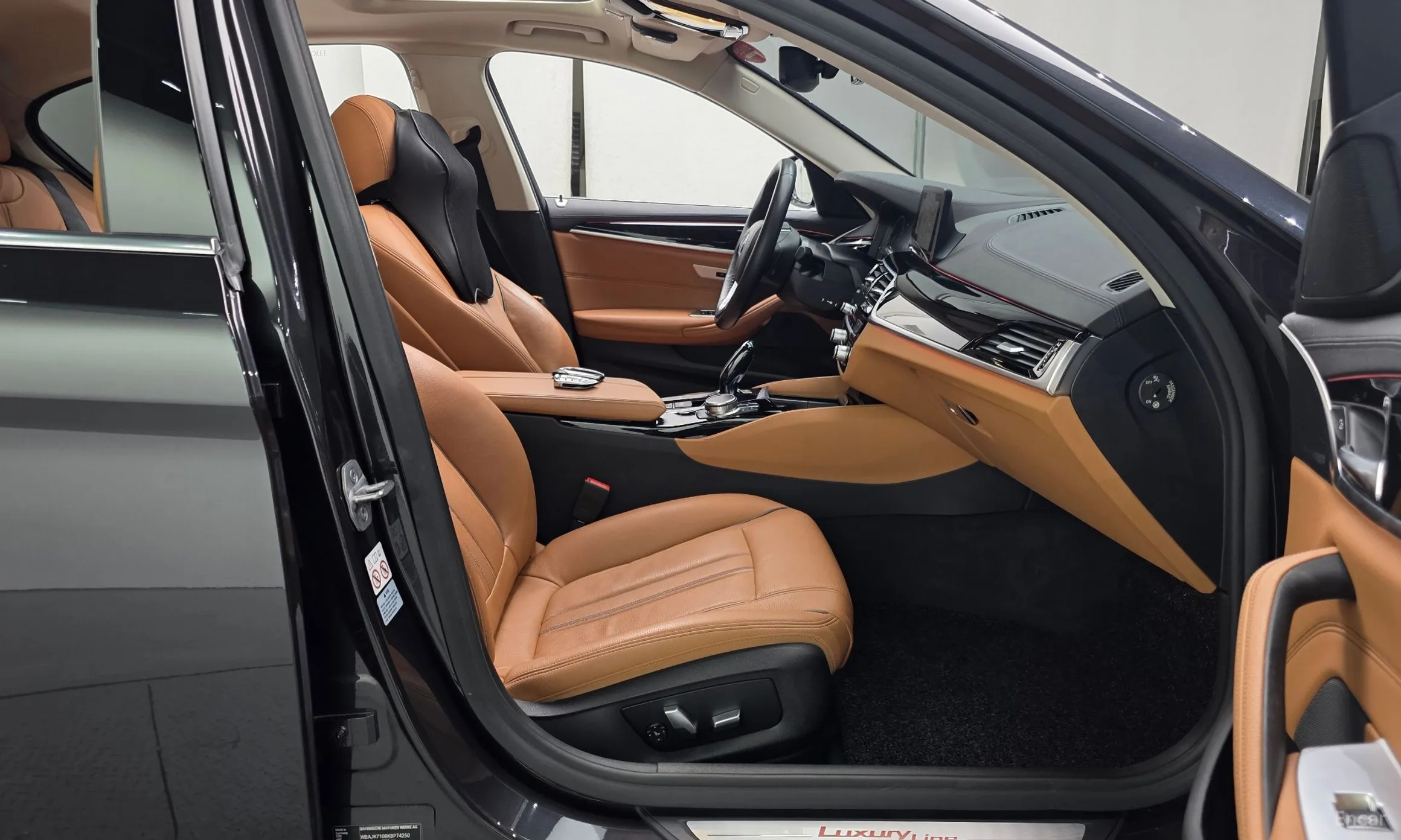 BMW 5 Series (G30) превью 10