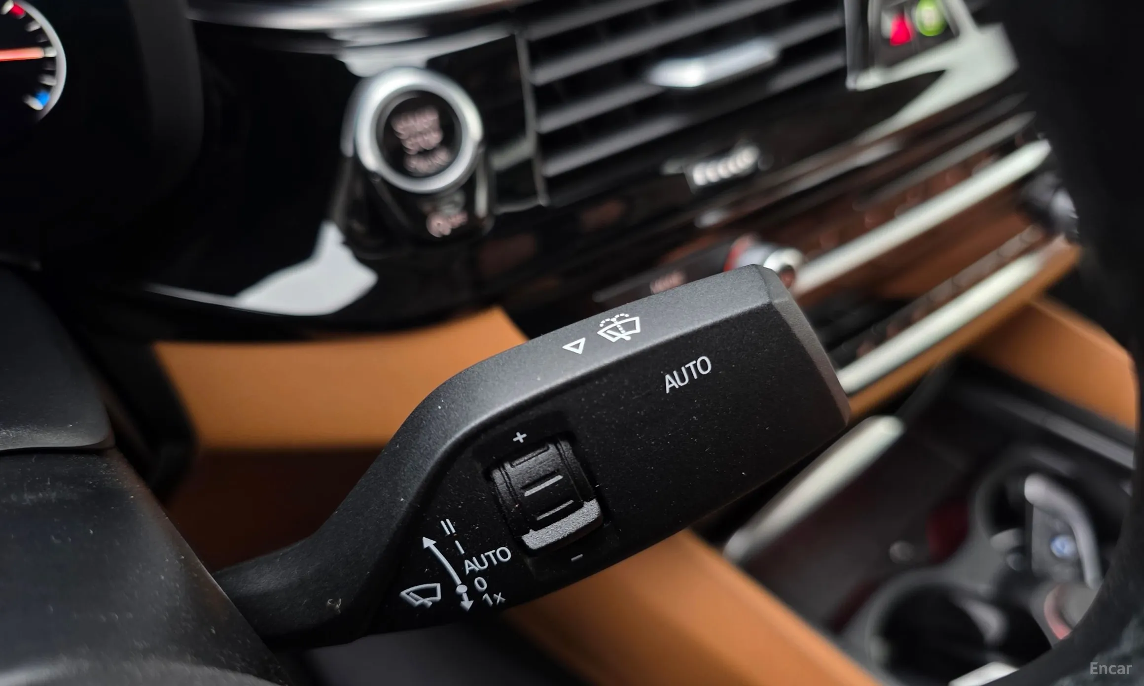 BMW 5 Series (G30) превью 16