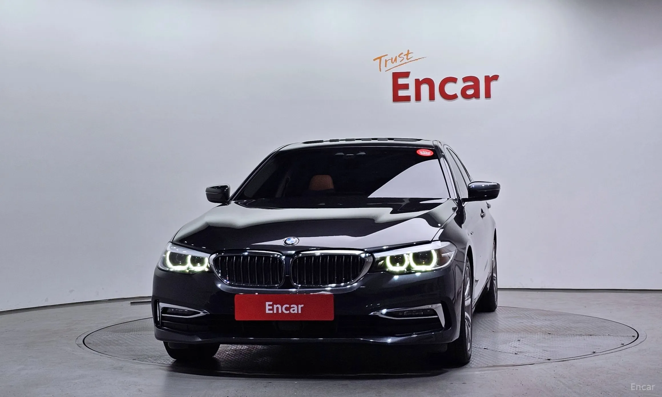 BMW 5 Series (G30) превью 3