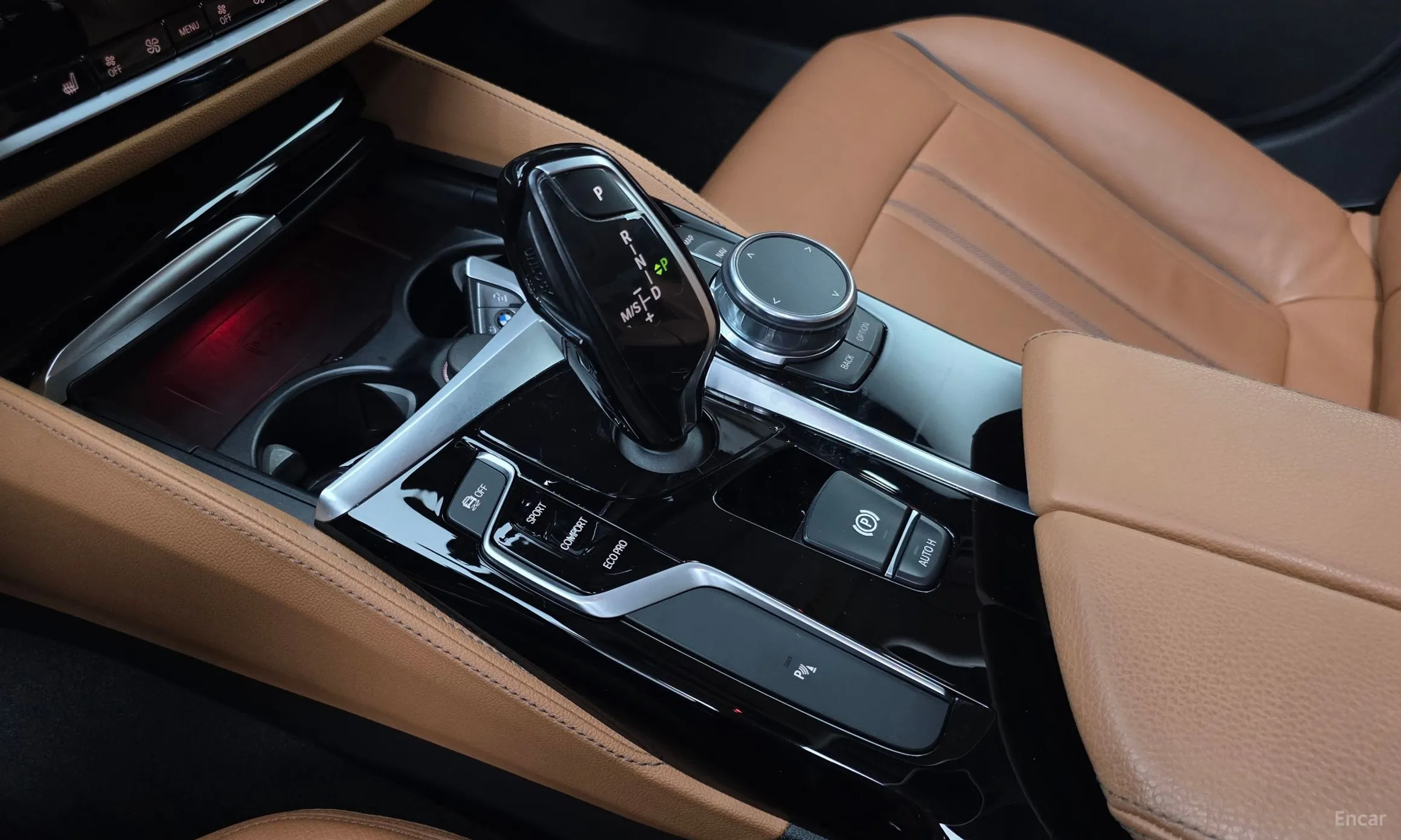 BMW 5 Series (G30) превью 9