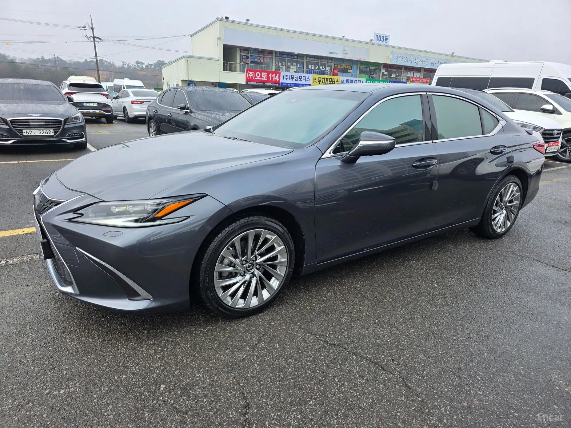 Lexus ES300h 7th Generation