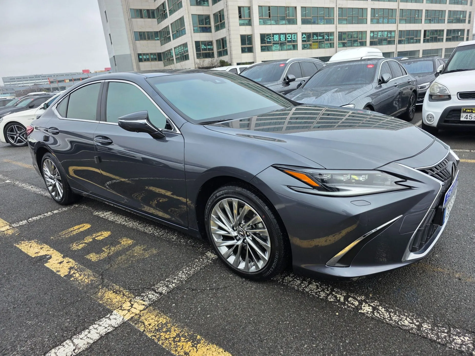 Lexus ES300h 7th Generation превью 19