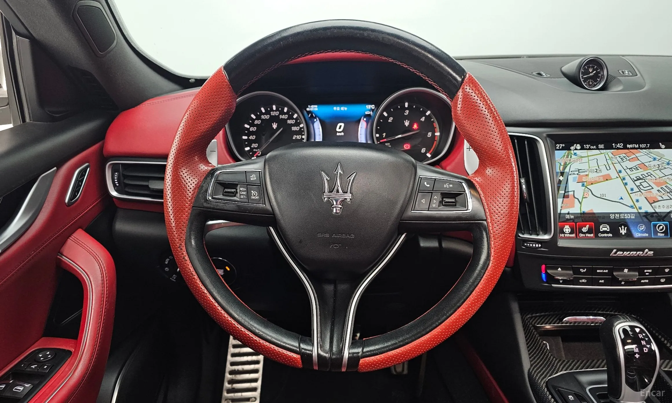 Maserati Levante превью 13