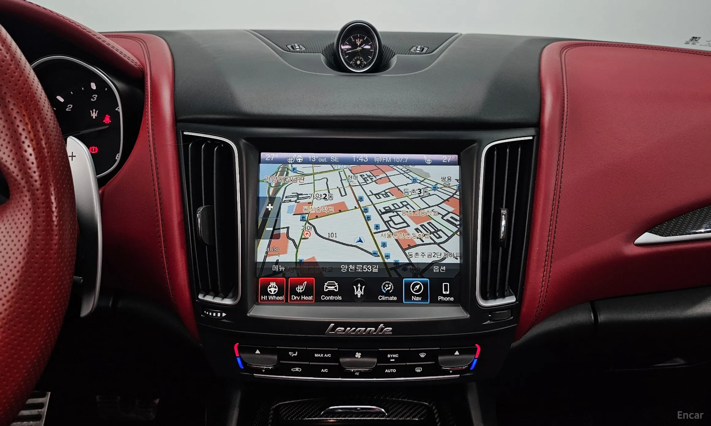 Maserati Levante превью 14