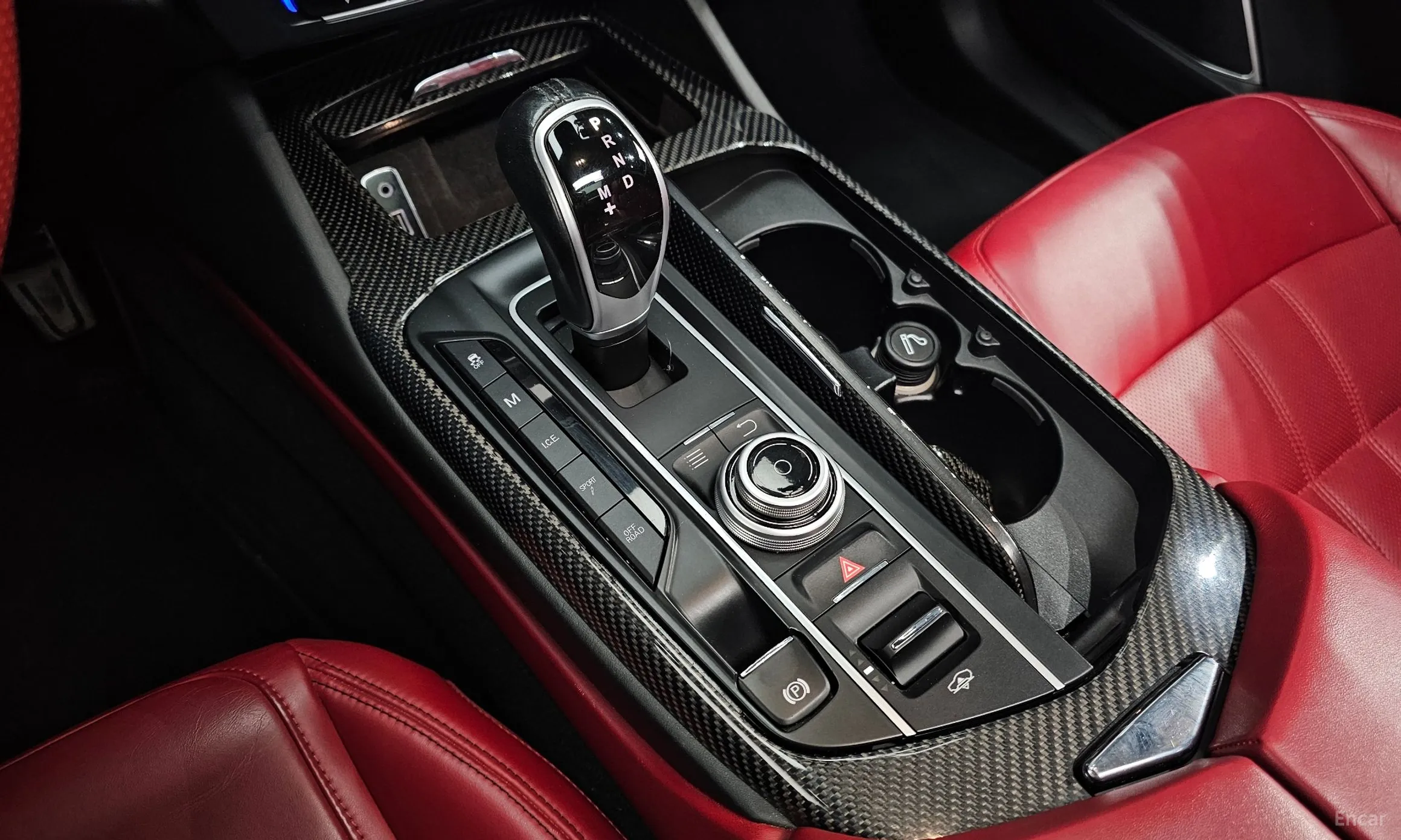 Maserati Levante превью 9