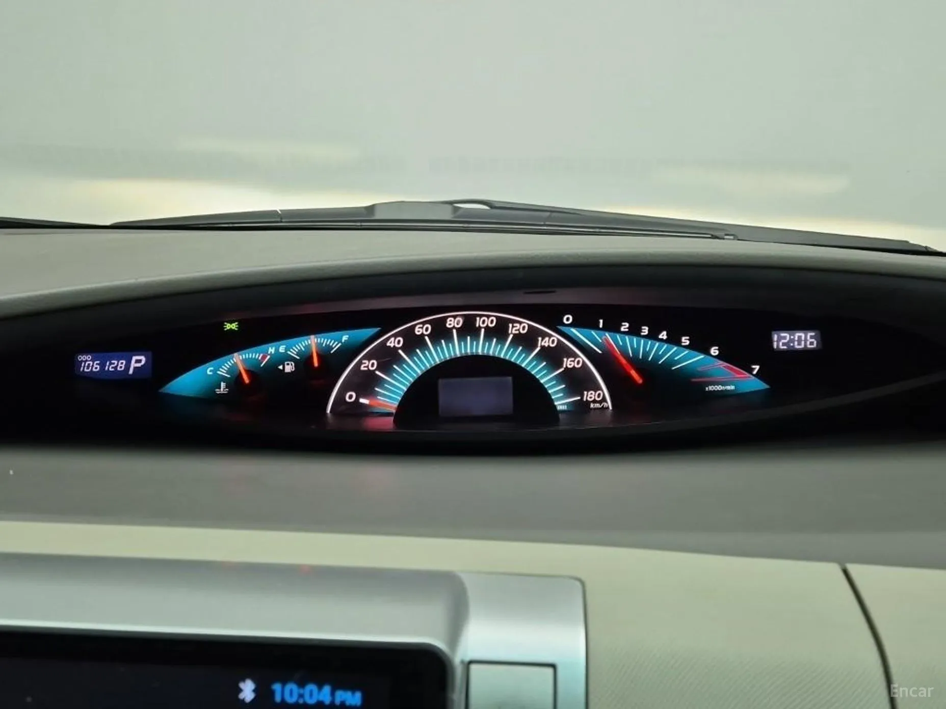 Toyota Estima превью 17