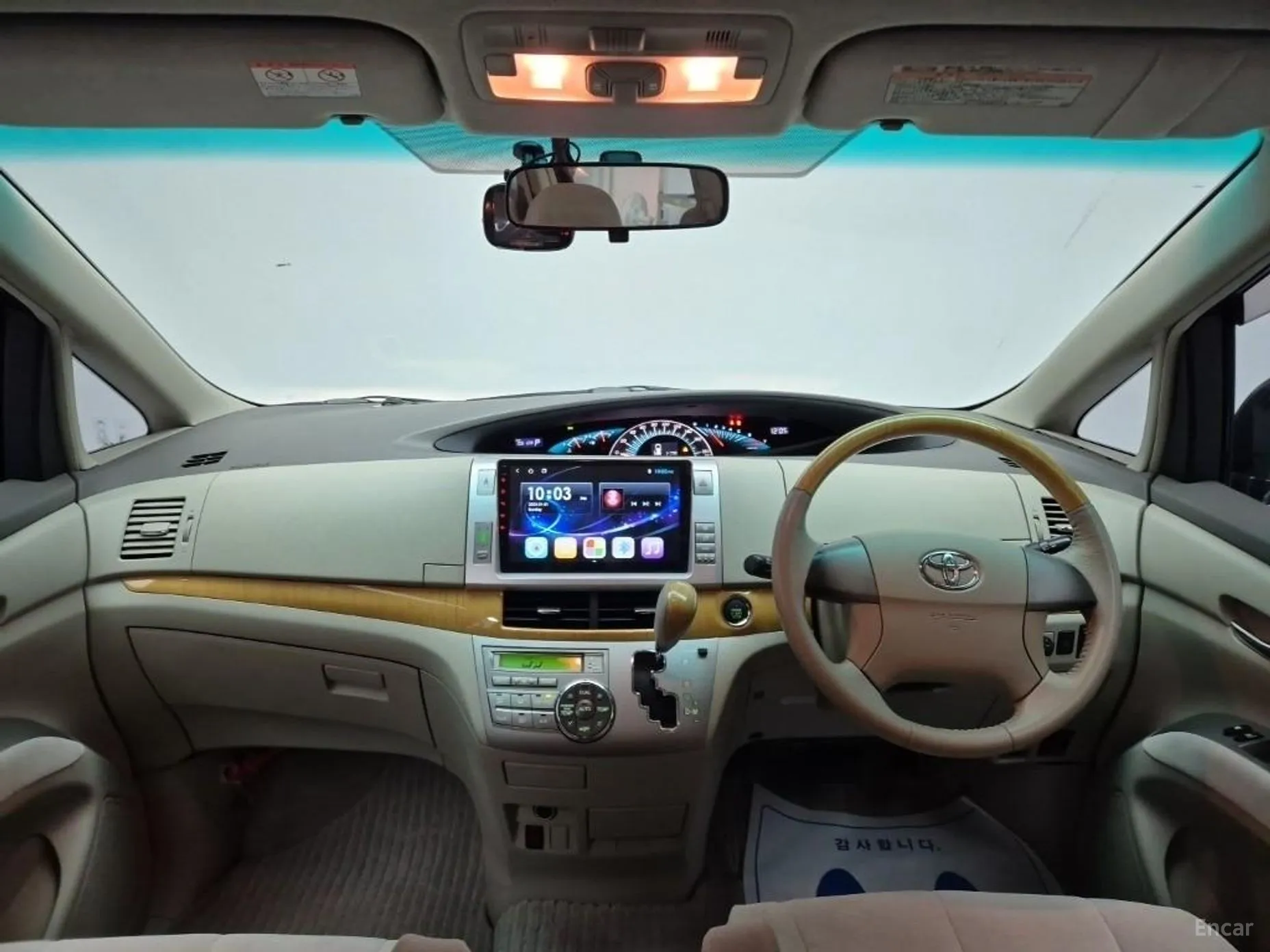 Toyota Estima превью 18