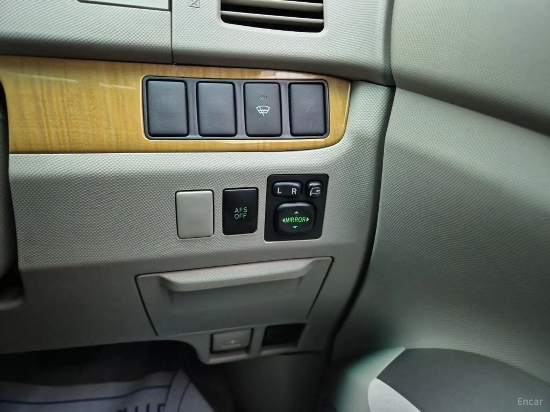 Toyota Estima превью 9