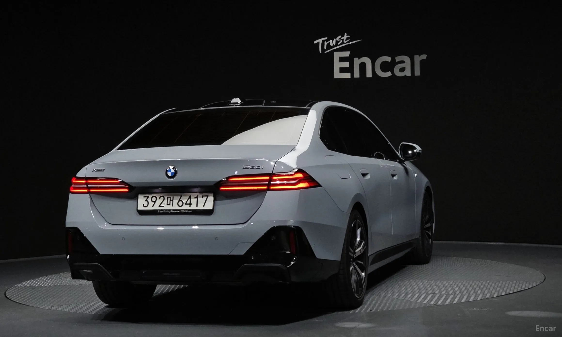 BMW 5 Series (G60) превью 2