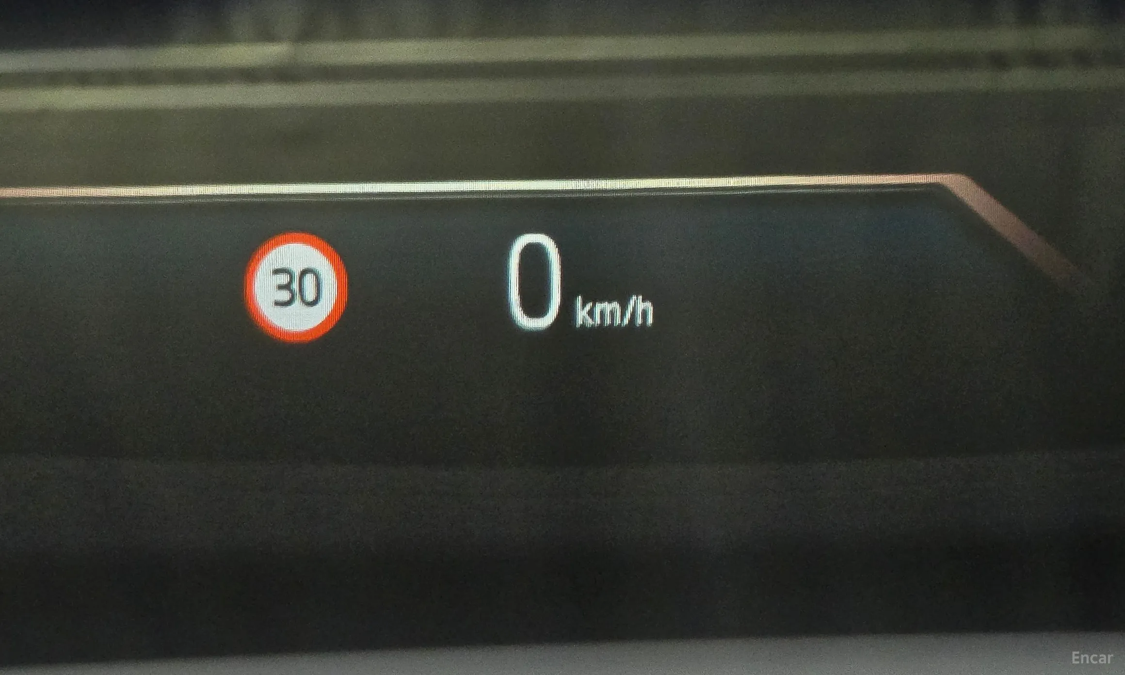 BMW 5 Series (G60) превью 17